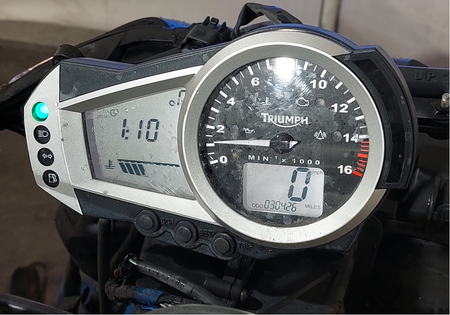 2006 Triumph Daytona 675 Gauges Speedometer Instrument Cluster 30K T2501501 {{ shop.shopifyCountryName }} - Mototech271