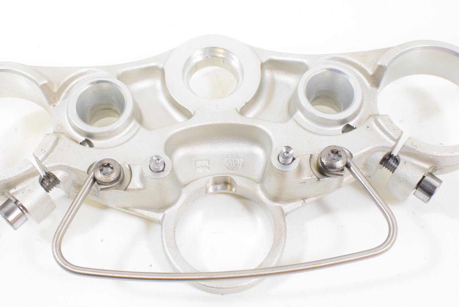2011 Triumph Speed Triple 1050 Upper Triple Tree Steering Clamp T2040557 {{ shop.shopifyCountryName }} - Mototech271