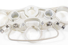 Load image into Gallery viewer, 2011 Triumph Speed Triple 1050 Upper Triple Tree Steering Clamp T2040557 | Mototech271
