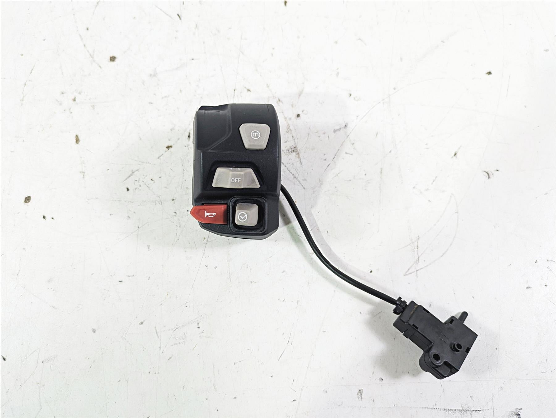 2023 Triumph Street Triple 765 RS Left Turn Signal Control Switch -Read T2044338 {{ shop.shopifyCountryName }} - Mototech271