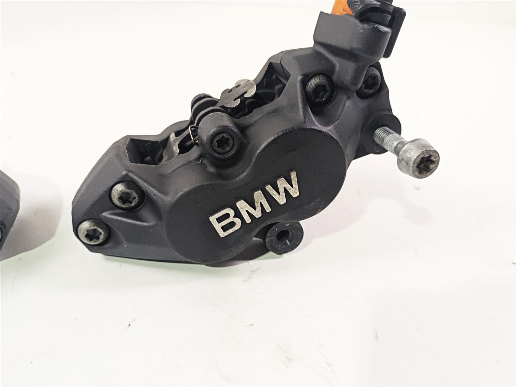 2010 BMW R1200GS K25 Brembo Front Brake Caliper Set 34117711438 34117711439 {{ shop.shopifyCountryName }} - Mototech271