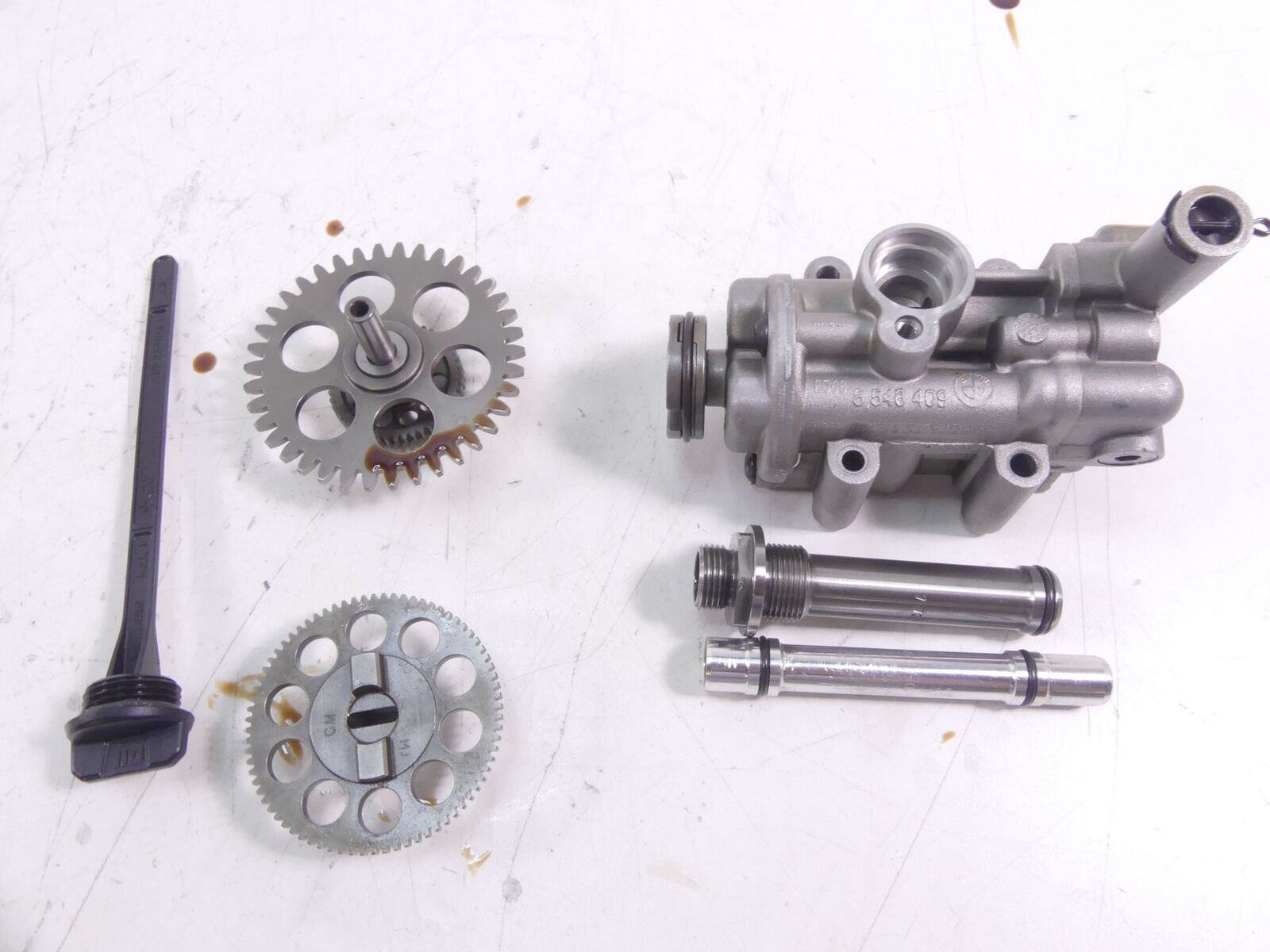 2018 BMW K1600 Bagger Oil Pump Hoses Intake Gears Screw Reservoir Set 1141854840 {{ shop.shopifyCountryName }} - Mototech271