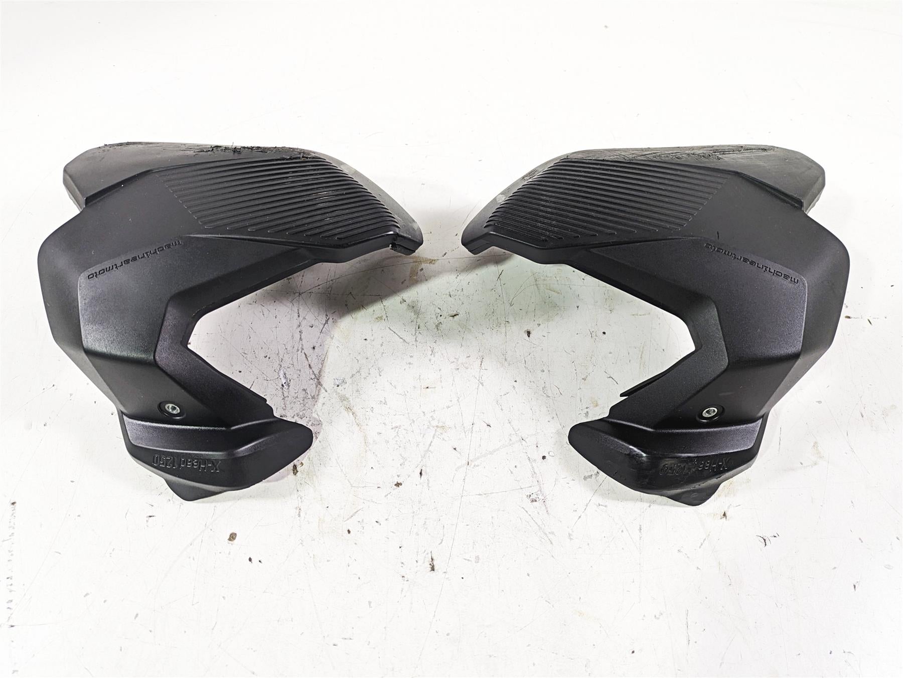 2022 BMW R1250 RT K052 Spark Plug Cover Guard Set 11128394385 {{ shop.shopifyCountryName }} - Mototech271