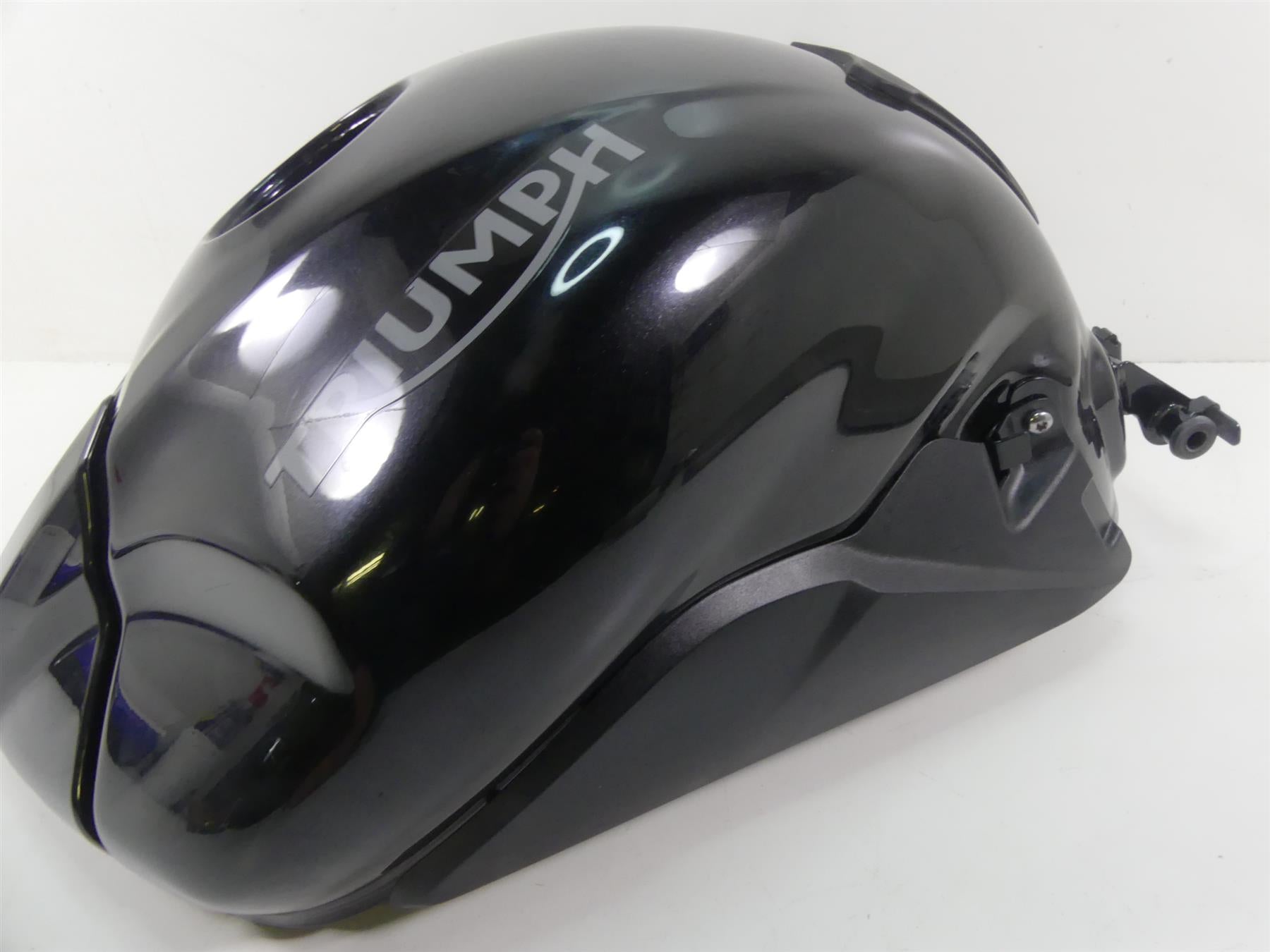 2015 Triumph 1050 Speed Triple R Phantom Black Fuel Tank & Cover T2405211 {{ shop.shopifyCountryName }} - Mototech271