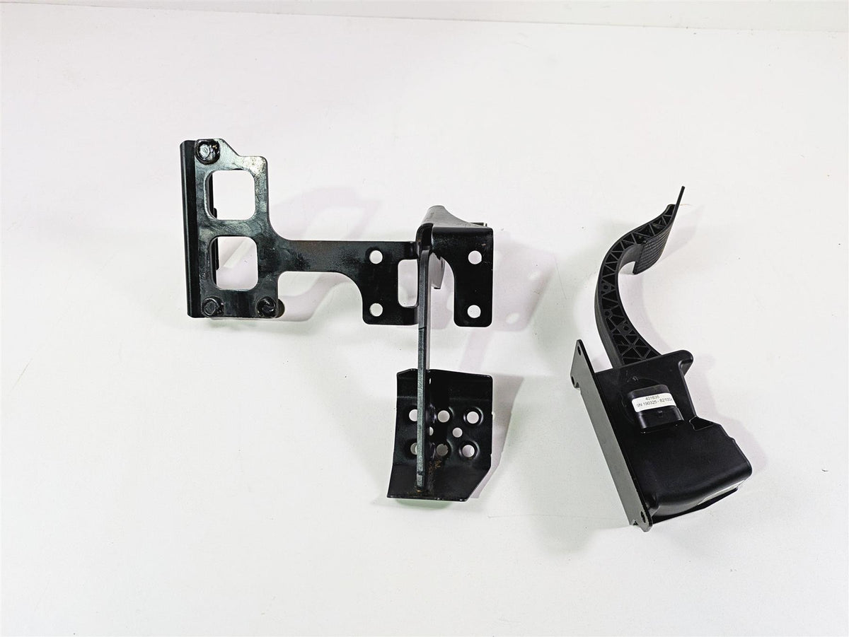2019 Polaris RZR XP 1000 Highlifter Brake & Accelerate Pedal Set 1019105 1027413 {{ shop.shopifyCountryName }} - Mototech271
