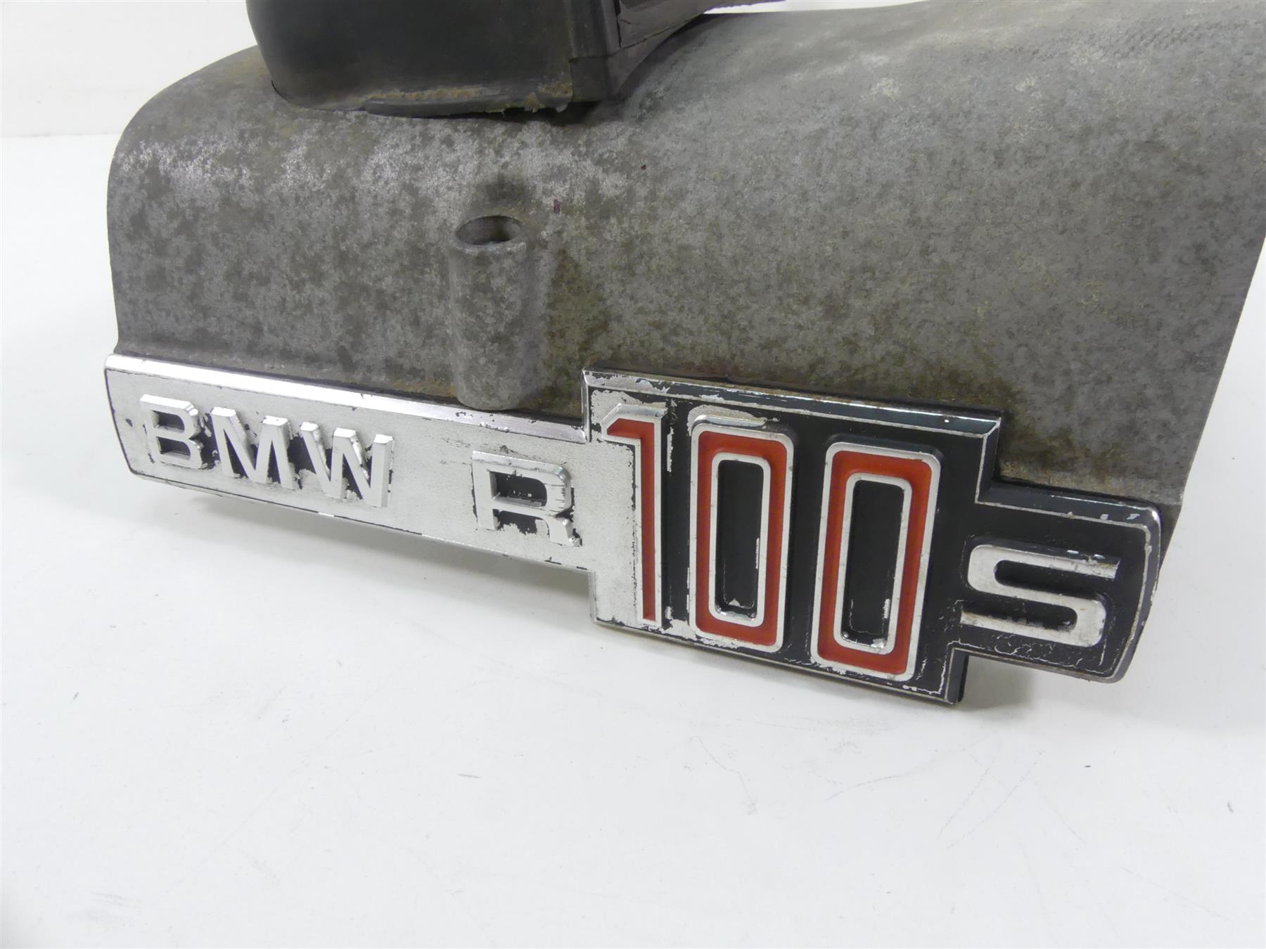 1978 BMW R100 S (2474) Engine Starter Motor Cover Fairing & Emblem 1259517 {{ shop.shopifyCountryName }} - Mototech271