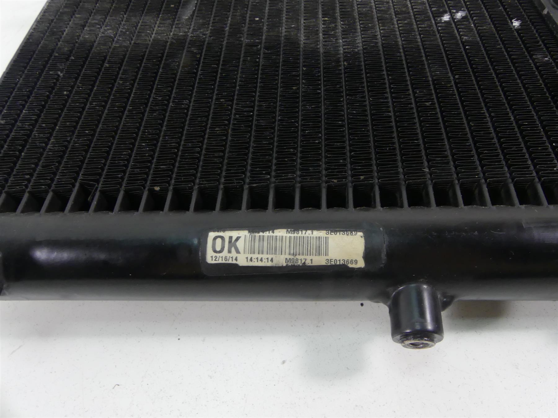 2015 Harley VRSCF Muscle Rod Engine Radiator Cooler - Read 26800027 {{ shop.shopifyCountryName }} - Mototech271