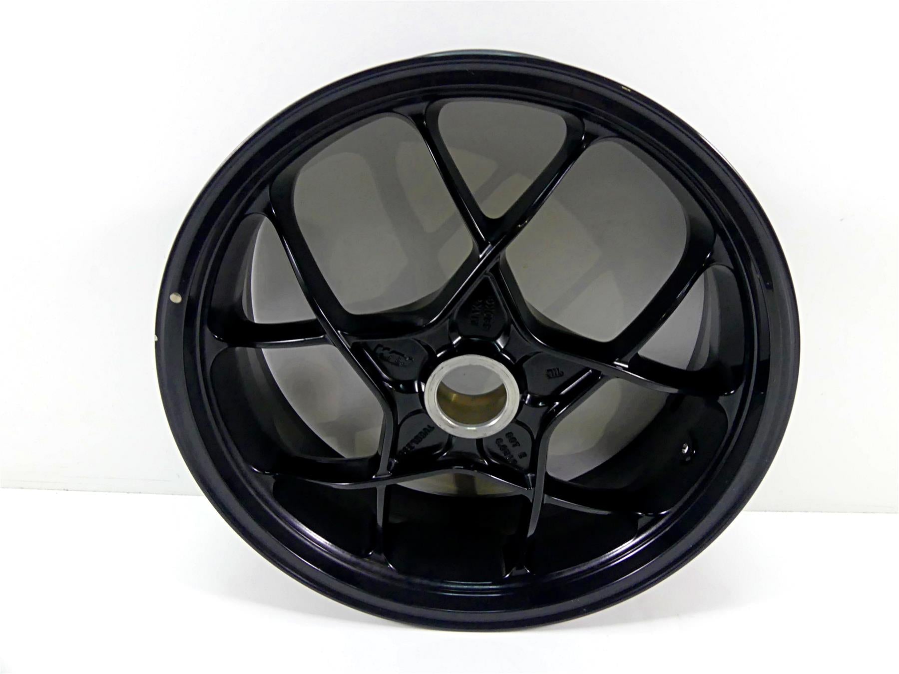 2016 KTM 1290 Super Duke R Straight 17x6 Rear Wheel Rim 6141010104430 6161000100030 {{ shop.shopifyCountryName }} - Mototech271
