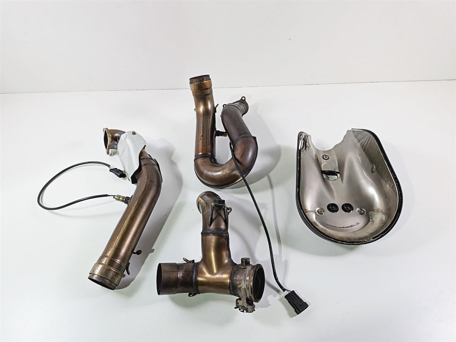 2019 Ducati 959 Panigale Stock Exhaust Header & Heat Shield Set 57014452A {{ shop.shopifyCountryName }} - Mototech271