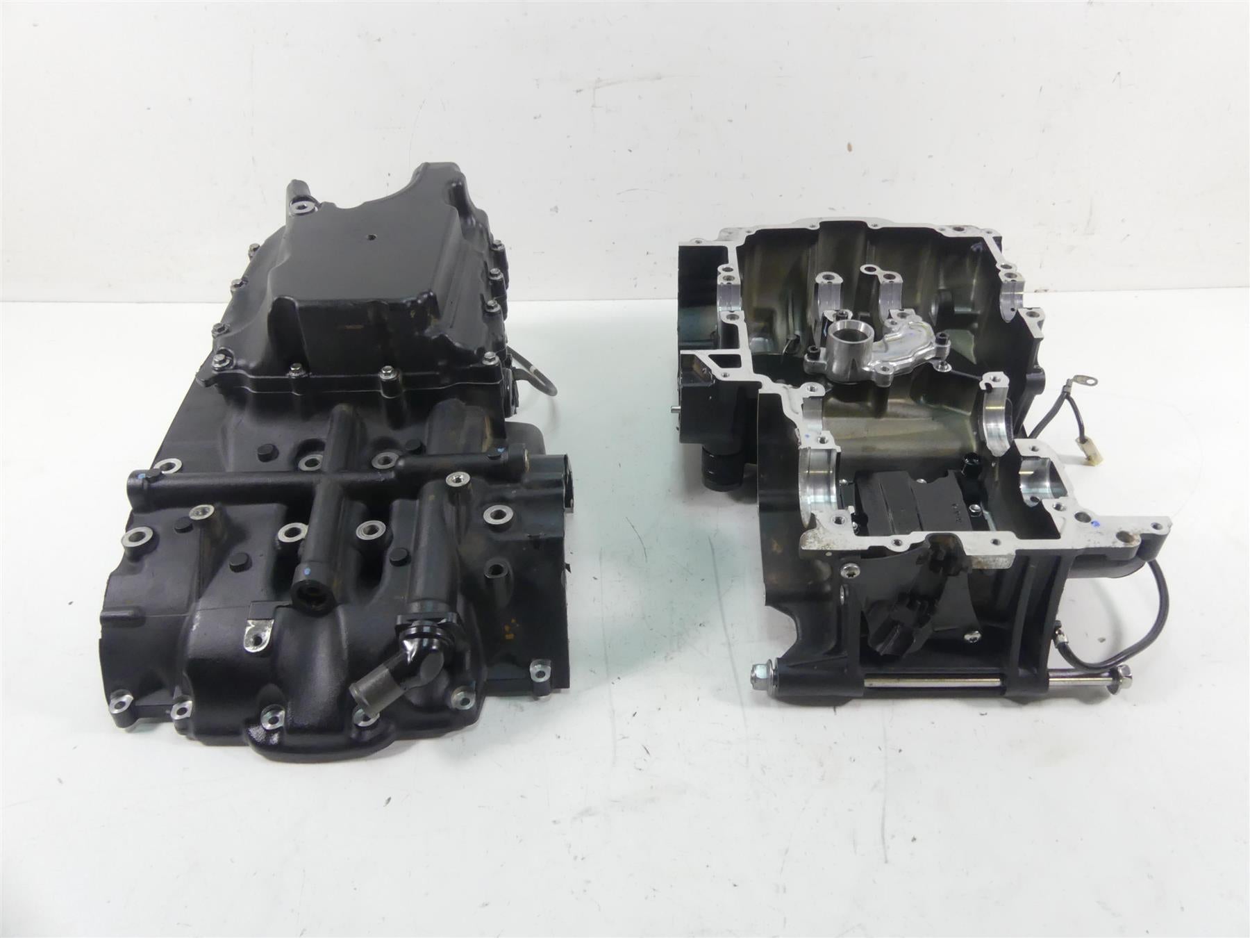2017 Triumph Thruxton 1200 R Engine Motor Case Housing Set 4K T1162953