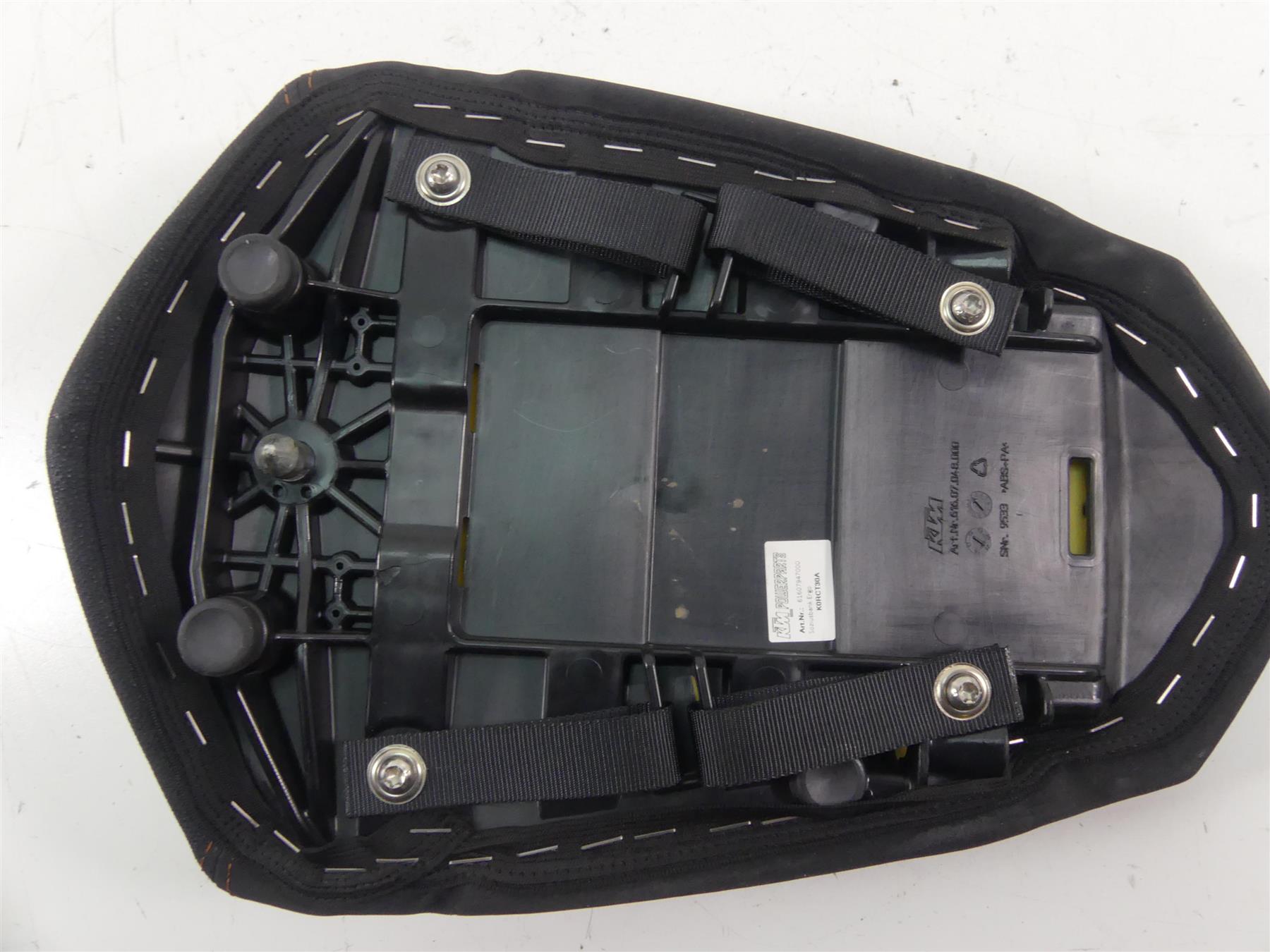 2016 KTM 1290 Superduke R Rear Passenger Saddle Seat Pillion 61307047000 {{ shop.shopifyCountryName }} - Mototech271