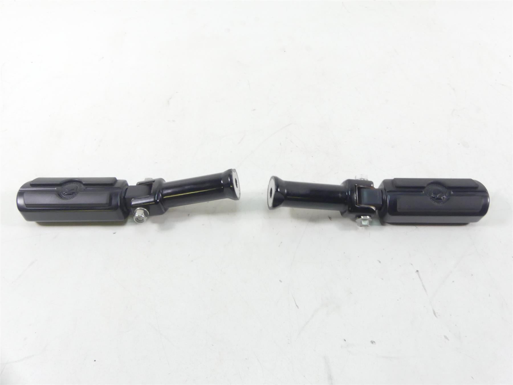 2019 Harley Softail FXBB Street Bob Rear Passenger Foot Peg Set 50501288