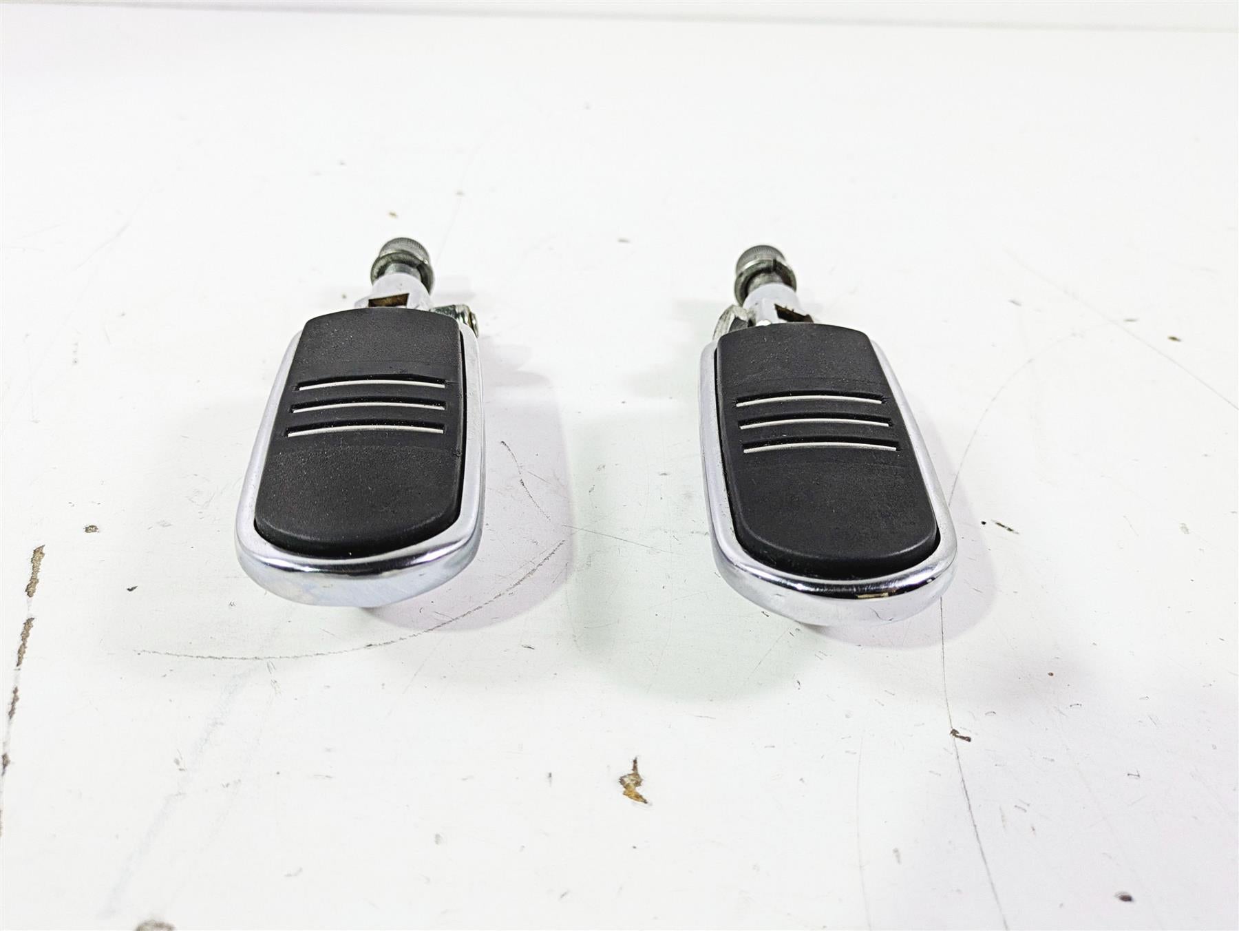 1992 Harley FLSTC Softail Heritage Rear Passenger Foot Peg Footpeg Set 50900-72 {{ shop.shopifyCountryName }} - Mototech271