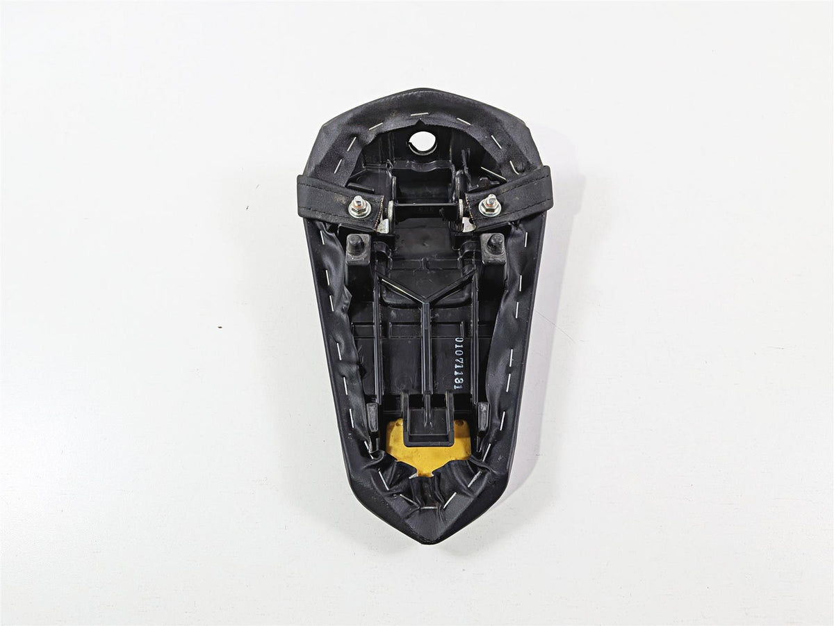 2025 Yamaha YZF R7 Nice Rear Passenger Seat Saddle Pillion BEB-24750-00-00 {{ shop.shopifyCountryName }} - Mototech271
