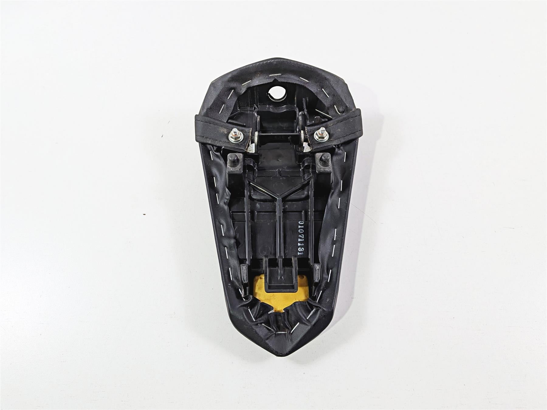 2025 Yamaha YZF R7 Nice Rear Passenger Seat Saddle Pillion BEB-24750-00-00 {{ shop.shopifyCountryName }} - Mototech271