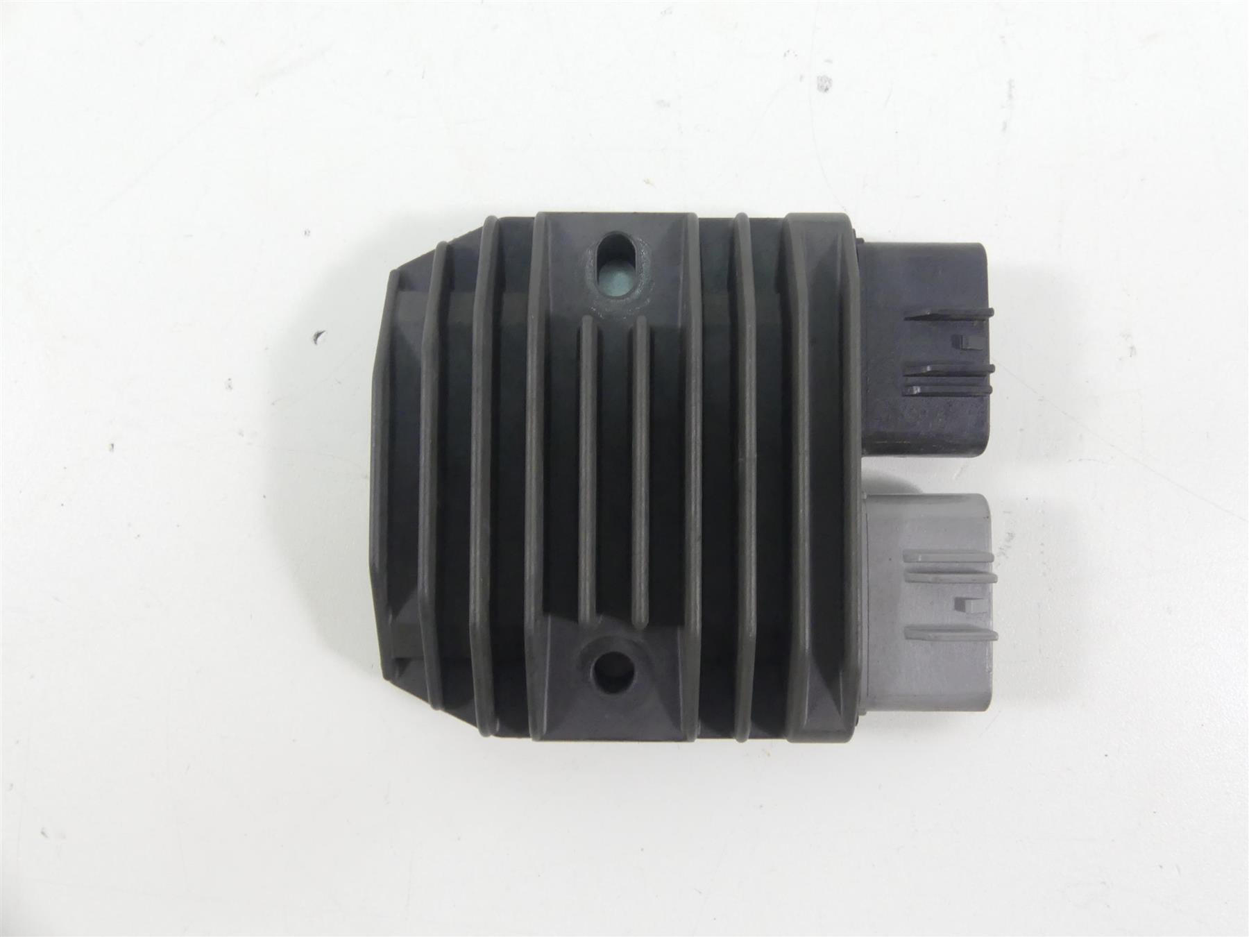 2009 Yamaha XV1700 Road Star Warrior Rectifier Voltage Regulator 5JW-81960-00-00 {{ shop.shopifyCountryName }} - Mototech271