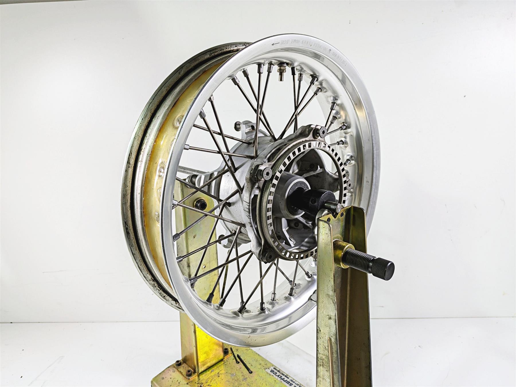 2012 BMW R1200R K27 Behr 17x3.5 Front Wheel Spoke Rim - Read 36318546282 {{ shop.shopifyCountryName }} - Mototech271