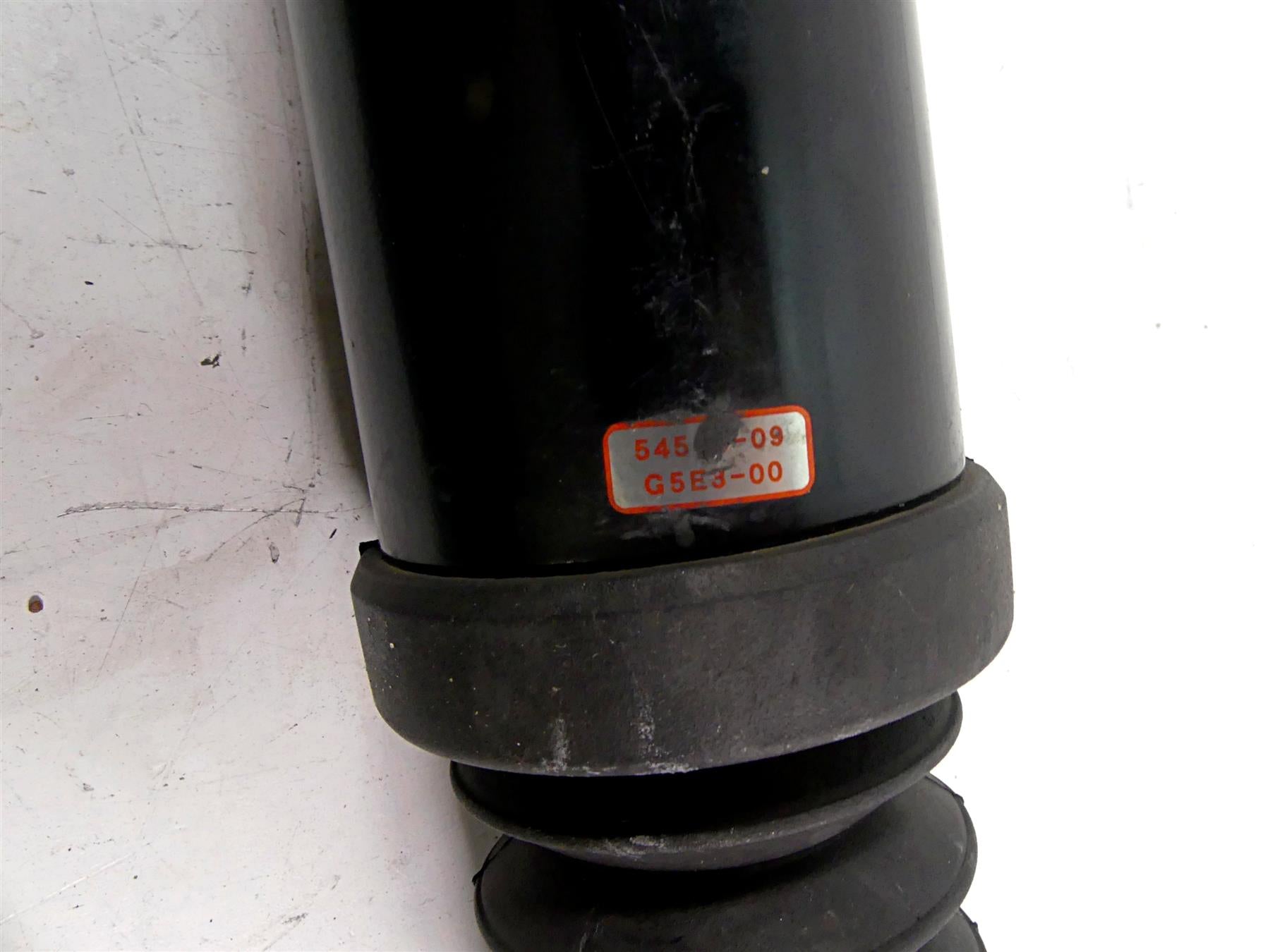 2006 Harley Touring FLHTCU SE E-Glide Rear 13" Air Shock Damper Set 54565-09 {{ shop.shopifyCountryName }} - Mototech271