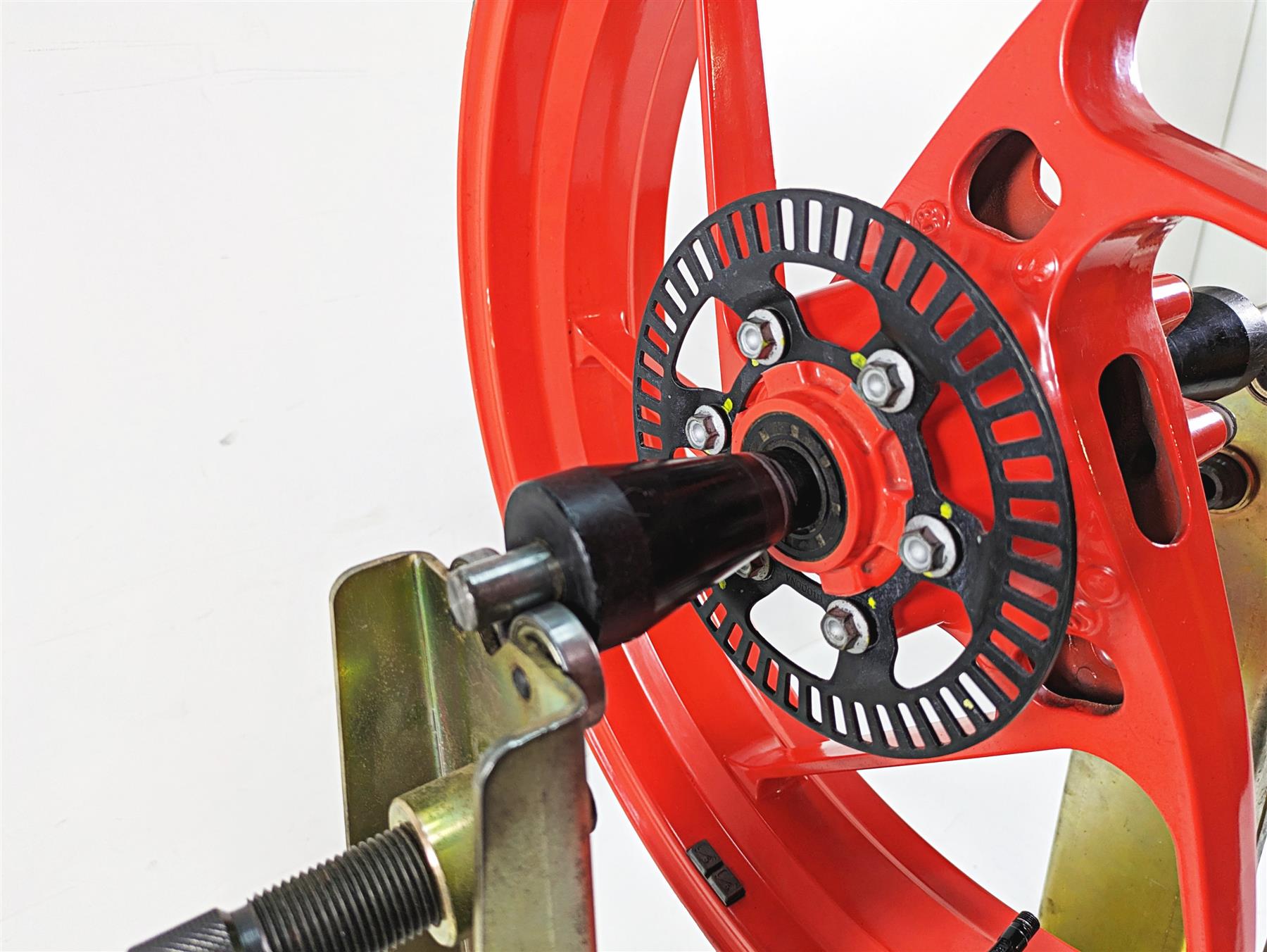 2021 Aprilia RS660 Straight 17x3.5 Front Wheel Rim 2B005585 {{ shop.shopifyCountryName }} - Mototech271