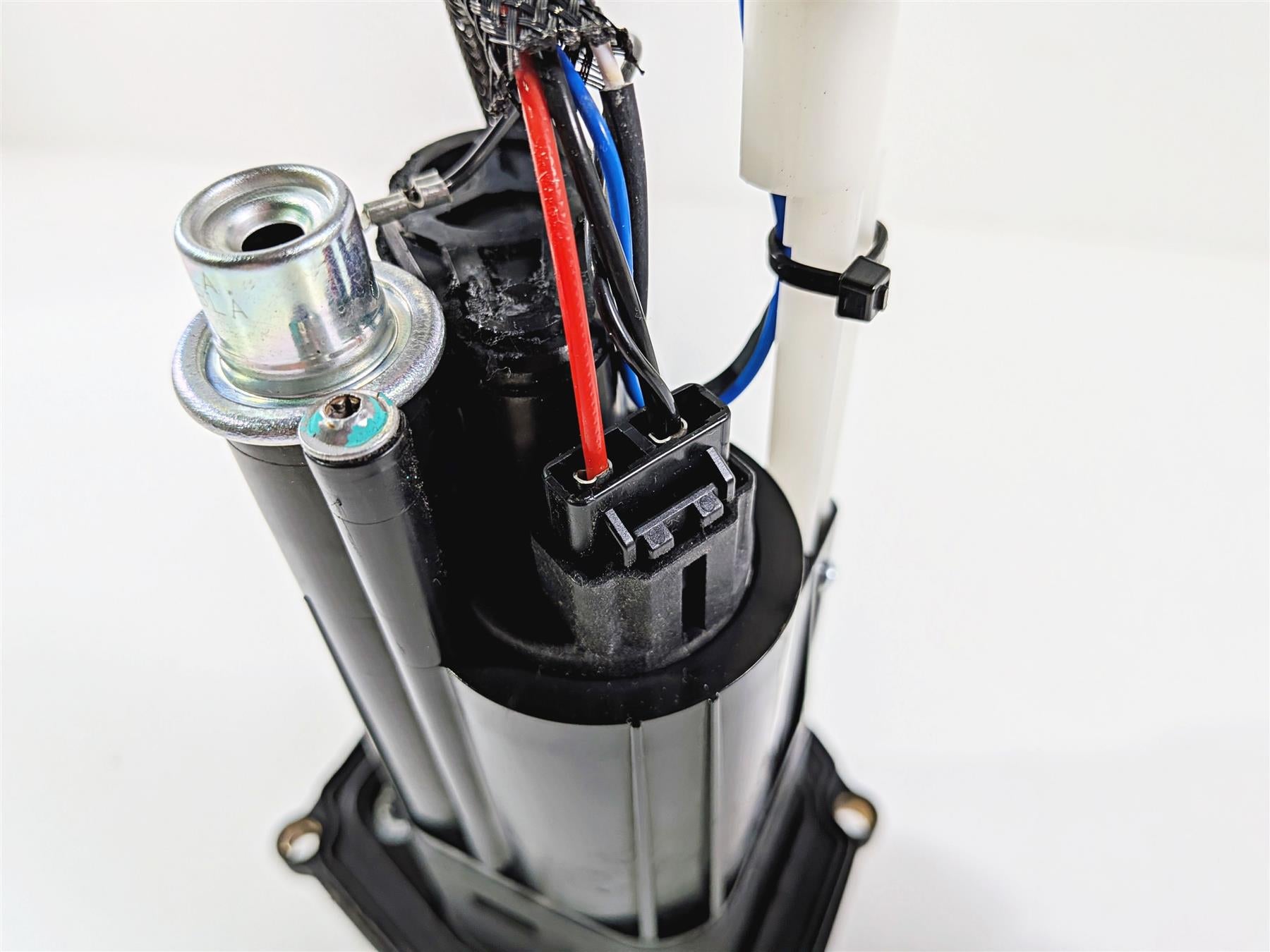 2019 Ducati 959 Panigale Fuel Gas Petrol Pump - Tested - Read 16024272A {{ shop.shopifyCountryName }} - Mototech271