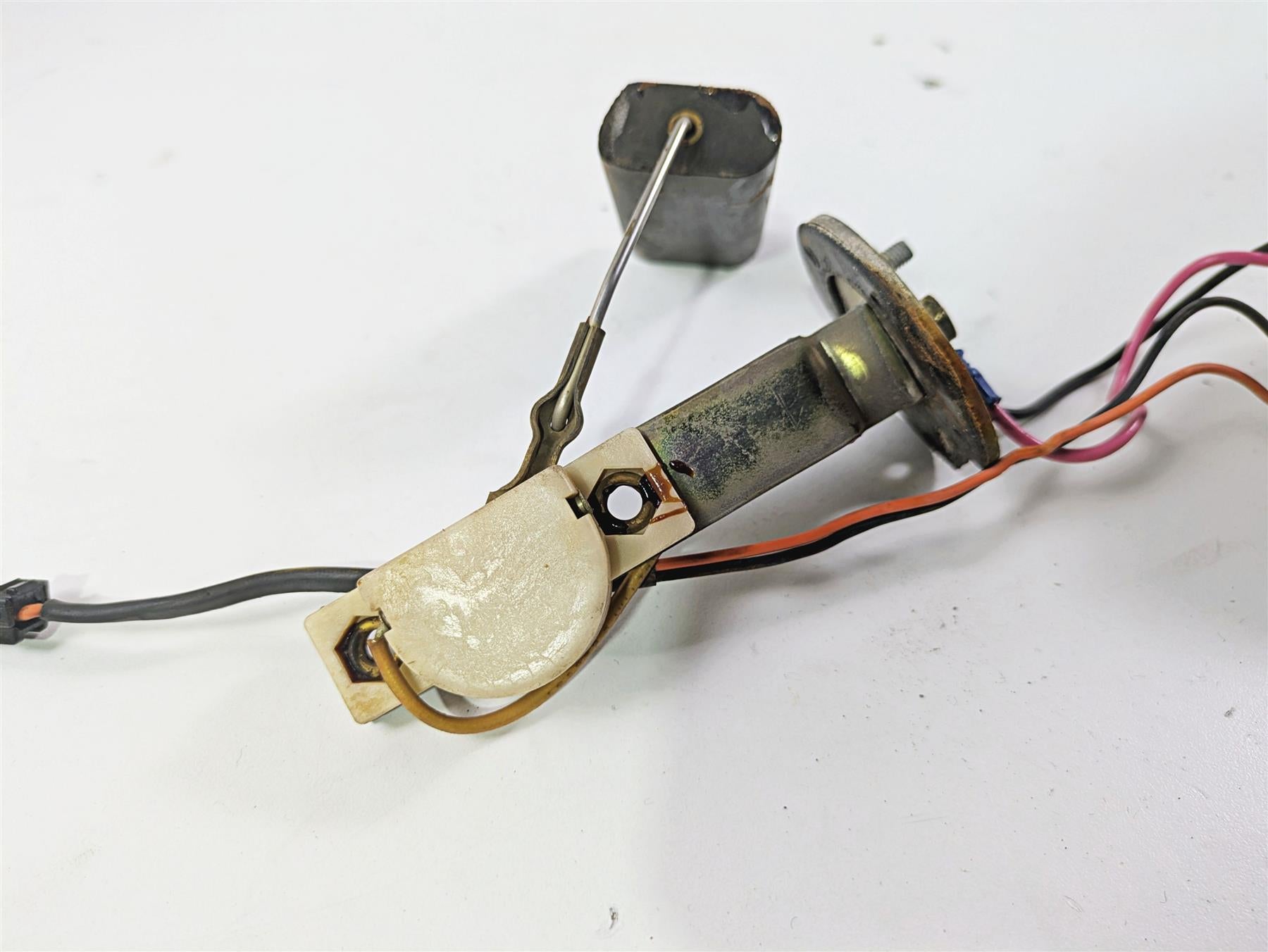 1998 Harley Touring FLHRCI Road King Fuel Gas Level Sender & Gauge 75064-96 {{ shop.shopifyCountryName }} - Mototech271