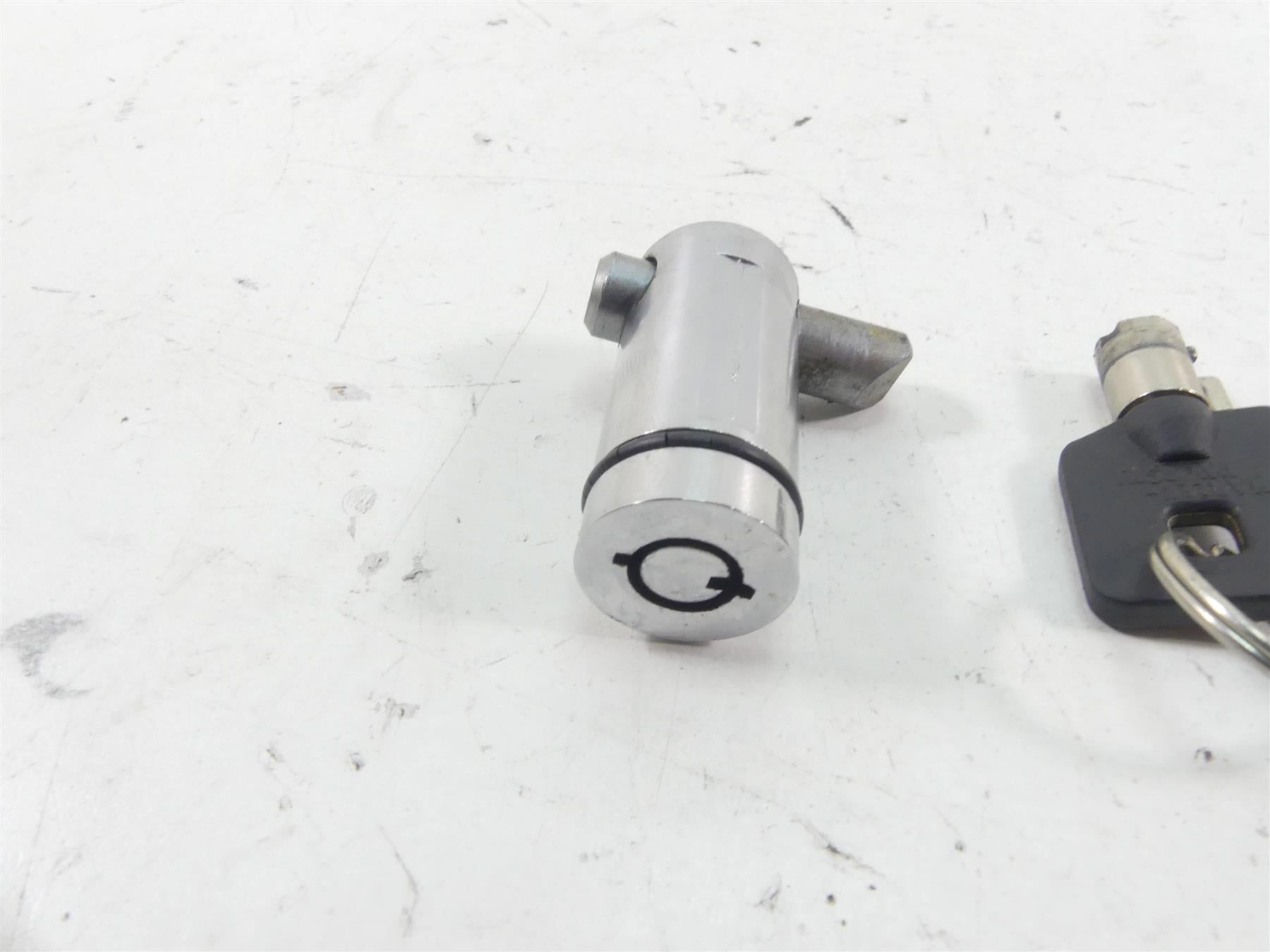 2012 Harley VRSCF Muscle Rod Ignition Switch Key Lock Set 70020-05 {{ shop.shopifyCountryName }} - Mototech271