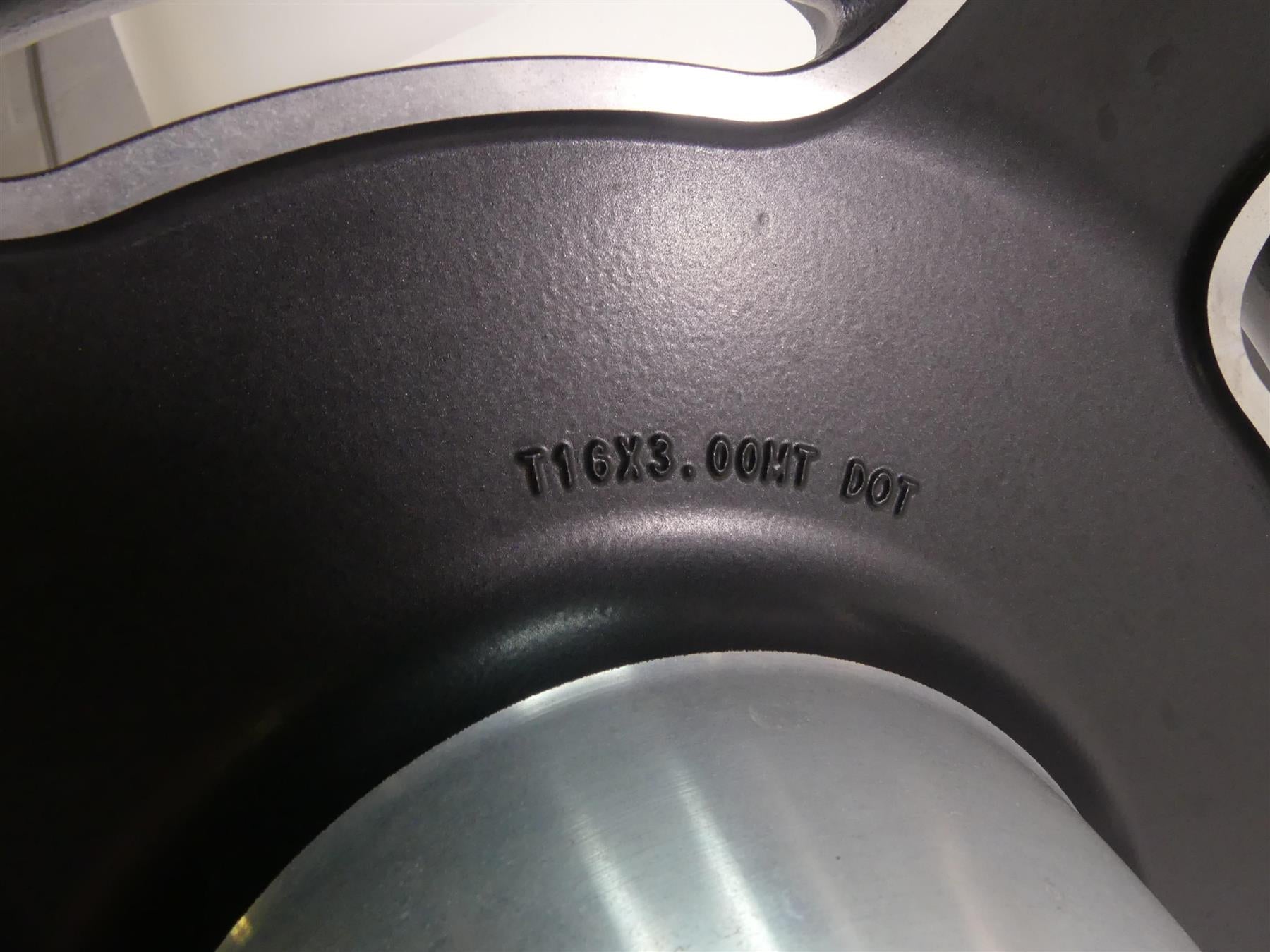 2002 Harley Touring FLHRCI Road King Front Straight 16x3 Wheel Rim 41285-06 {{ shop.shopifyCountryName }} - Mototech271