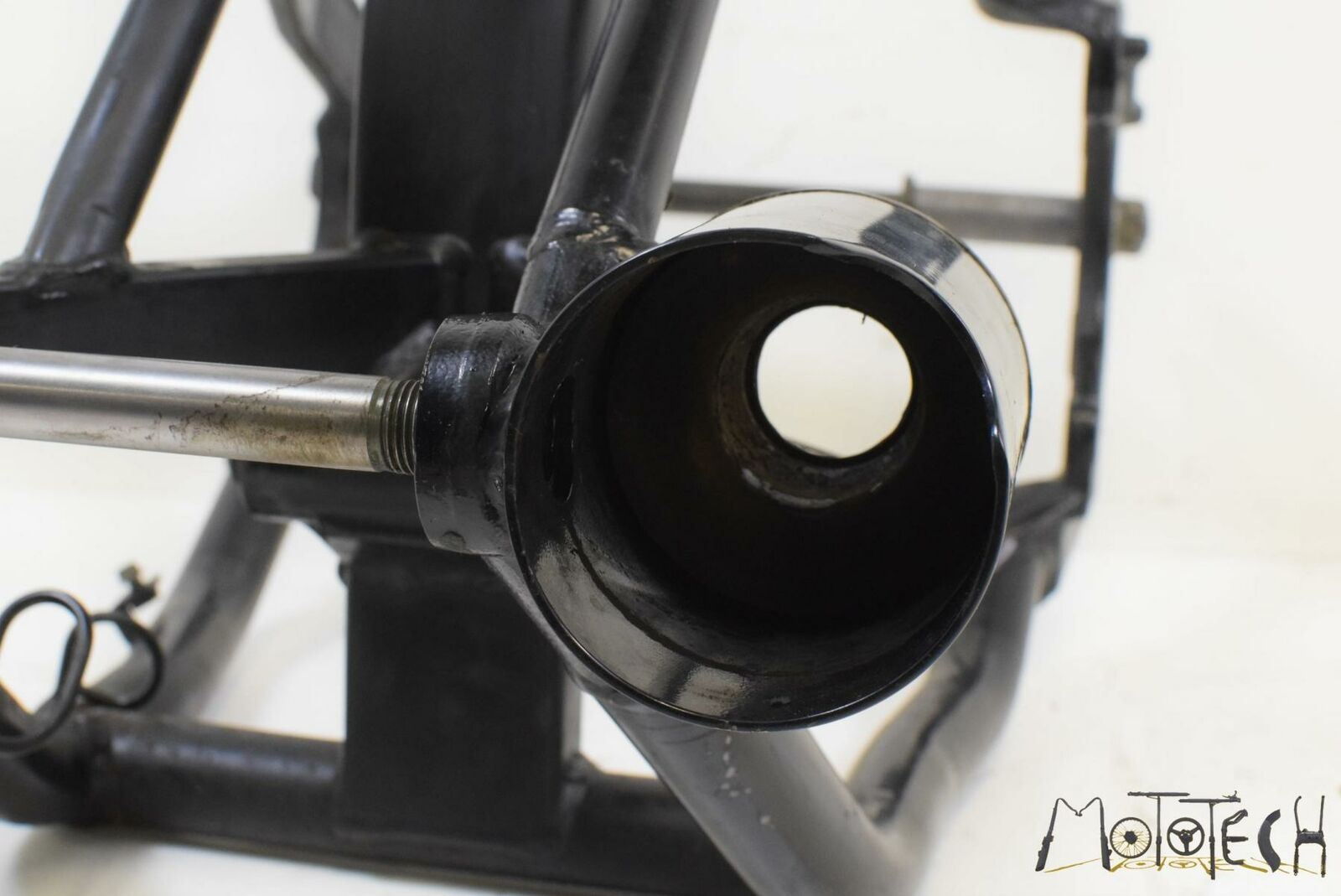 2002 Yamaha XVS1100 V-Star Classic Rear Swingarm Swing Arm 5KS-22110-01-00 {{ shop.shopifyCountryName }} - Mototech271