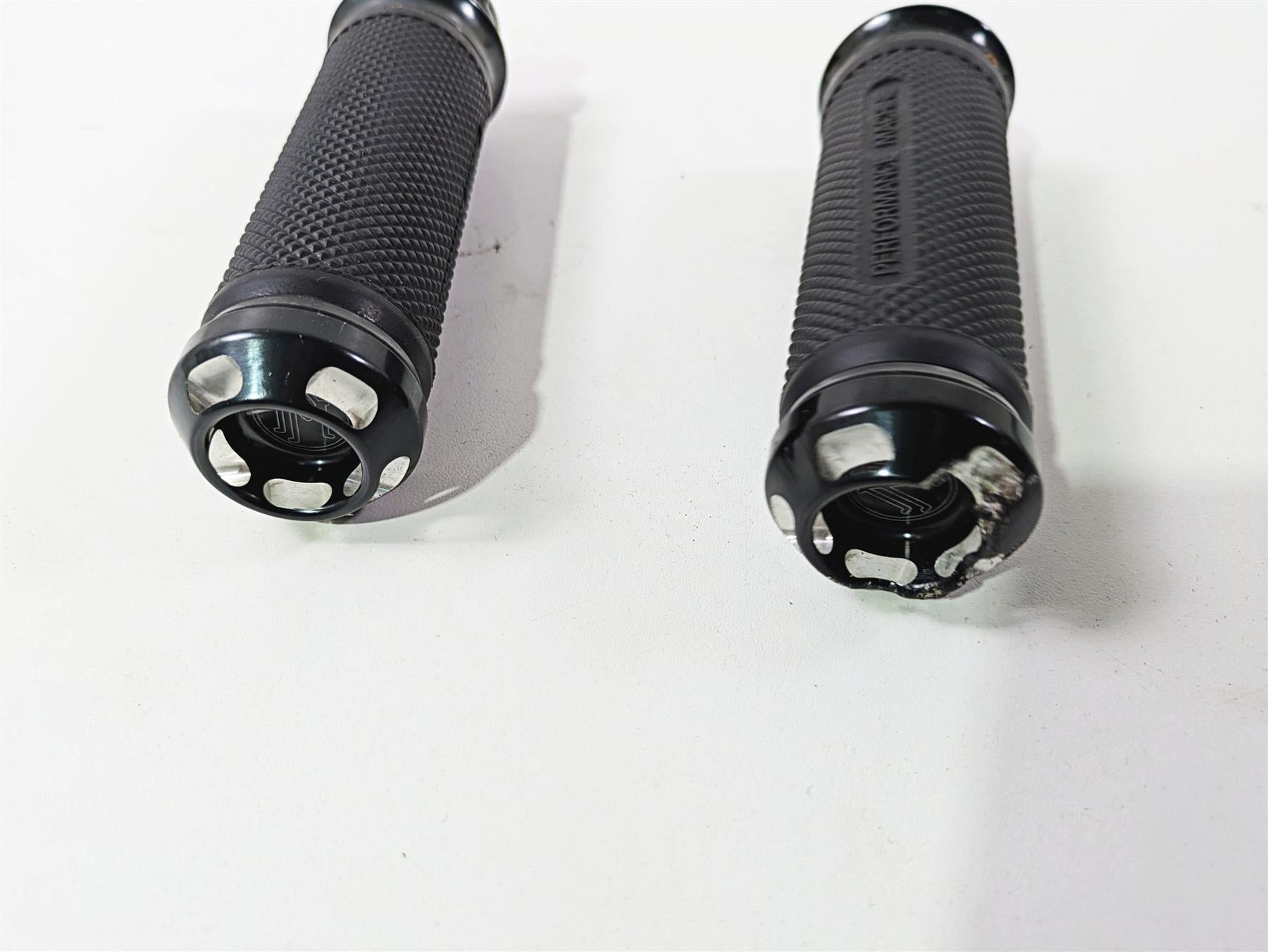 2011 Harley FXDC Dyna Super Glide Performance Machine Apex Grips 0063-2043-BM {{ shop.shopifyCountryName }} - Mototech271