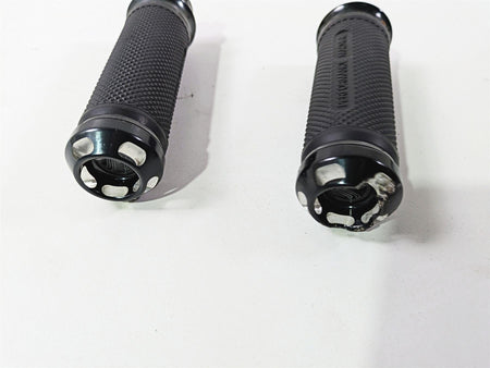 2011 Harley FXDC Dyna Super Glide Performance Machine Apex Grips 0063-2043-BM {{ shop.shopifyCountryName }} - Mototech271