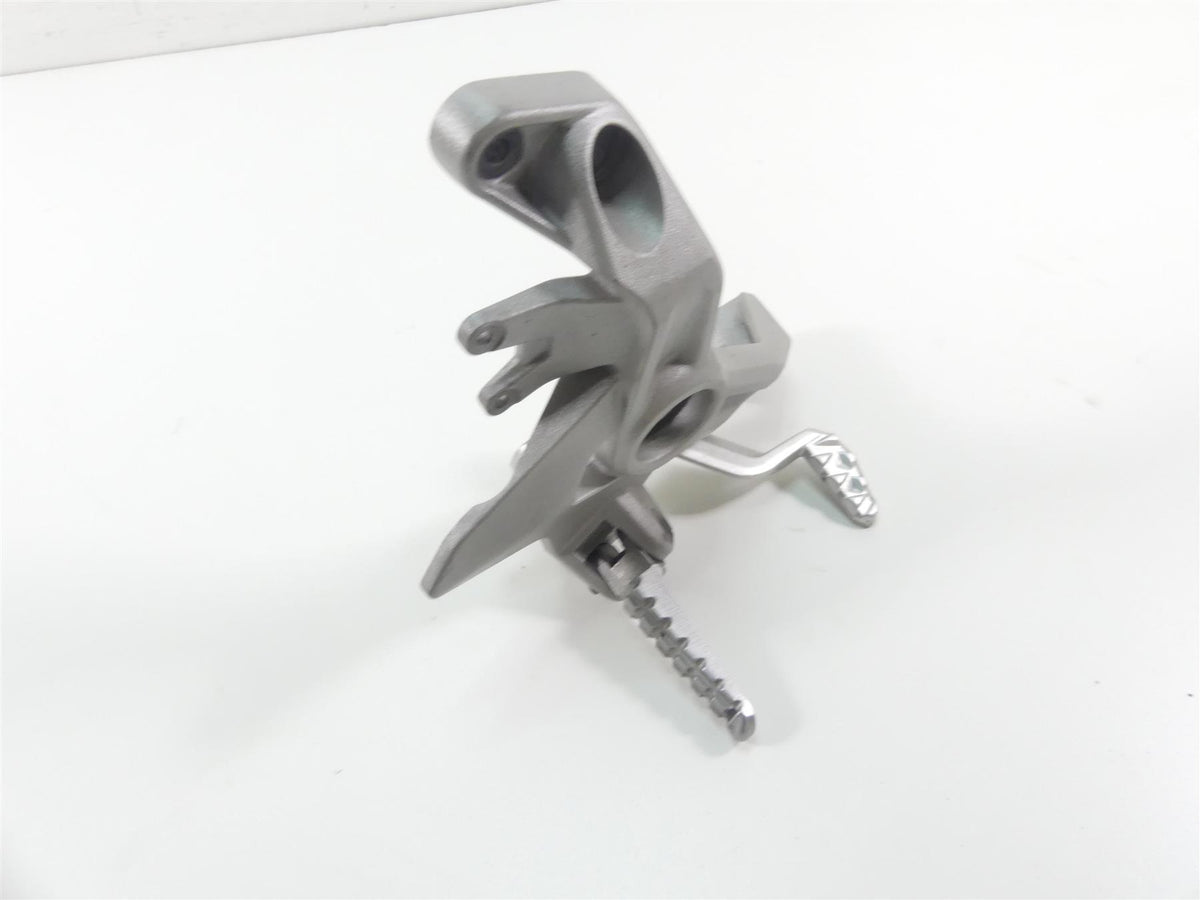 2017 Ducati 939 S Supersport Right Rider Footpeg & Brake Pedal Set 82432971B {{ shop.shopifyCountryName }} - Mototech271