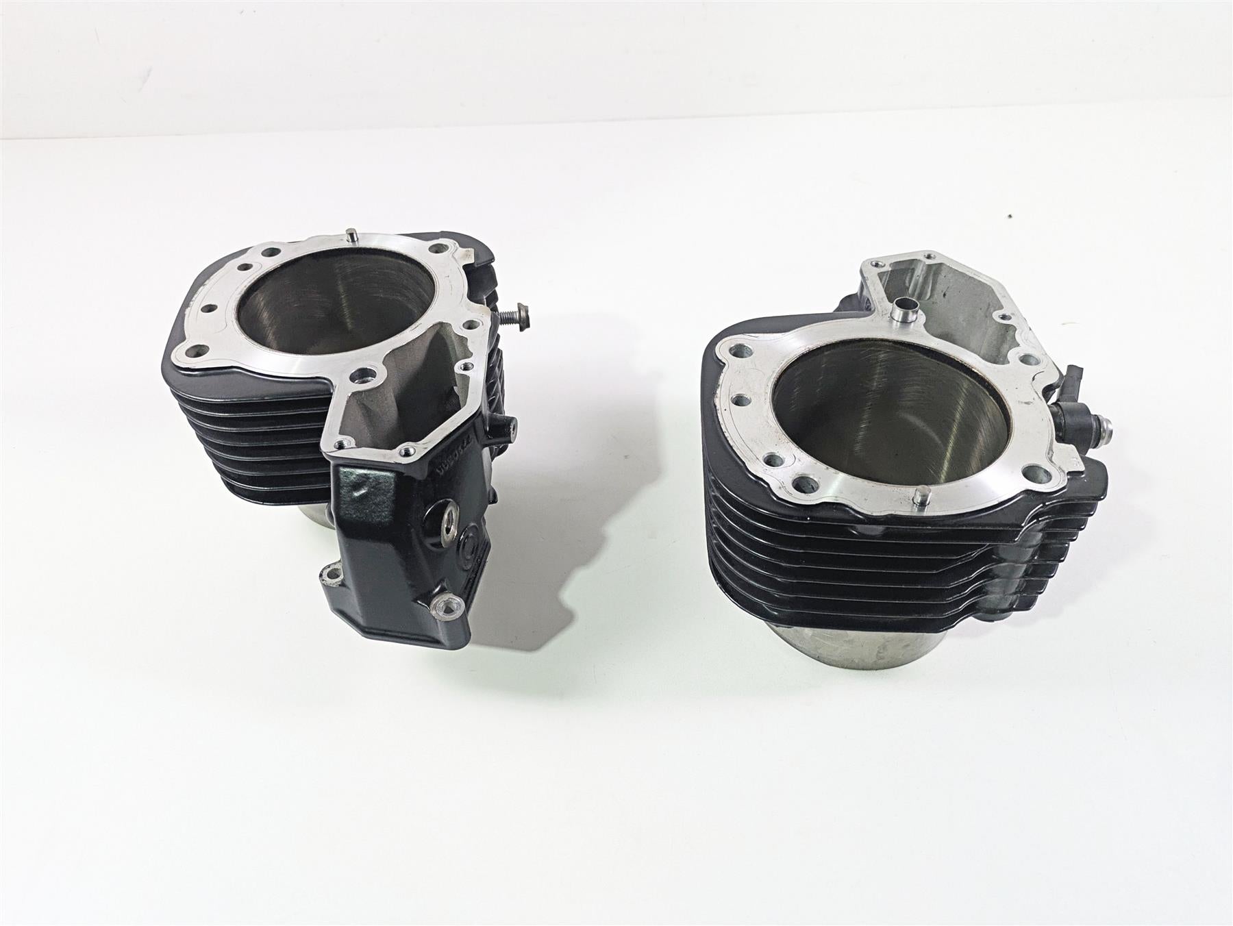 2022 BMW RnineT Pure K22 Left Right Piston Jug Barrel Cylinder Set 11117710477 {{ shop.shopifyCountryName }} - Mototech271
