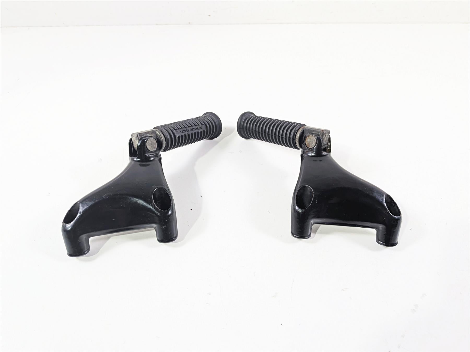 2006 Harley Sportster XL1200 C Rear Passenger Foot Peg Set 249315-04 {{ shop.shopifyCountryName }} - Mototech271