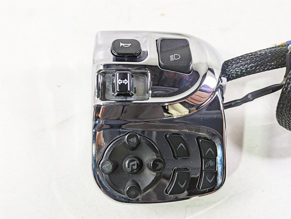 2017 Indian Chieftain Limited Chrome Left Hand Control Switch Audio 4015197 {{ shop.shopifyCountryName }} - Mototech271