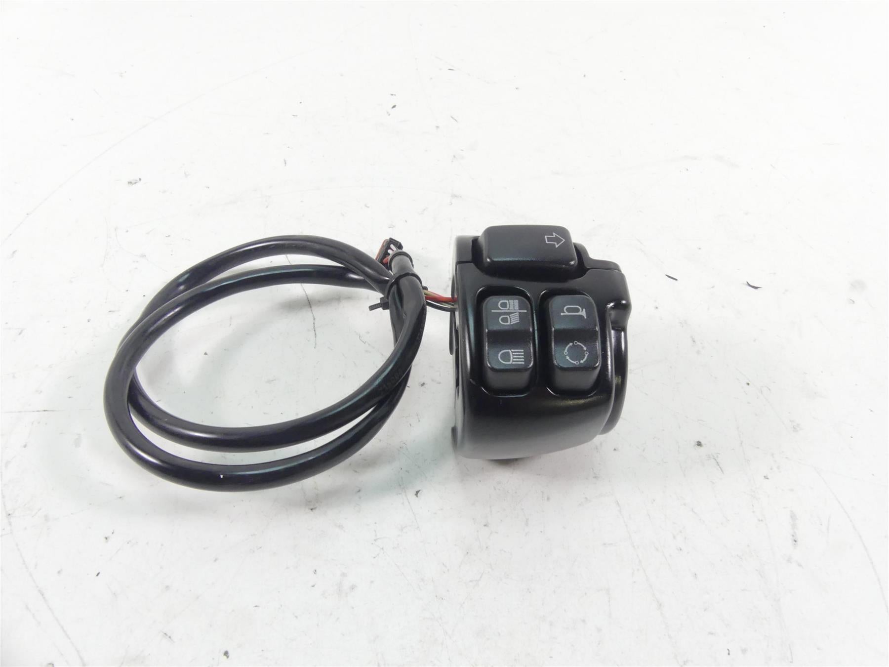 2018 Harley Softail FXBB Street Bob Left Hand Lights Control Switch 71500292 {{ shop.shopifyCountryName }} - Mototech271