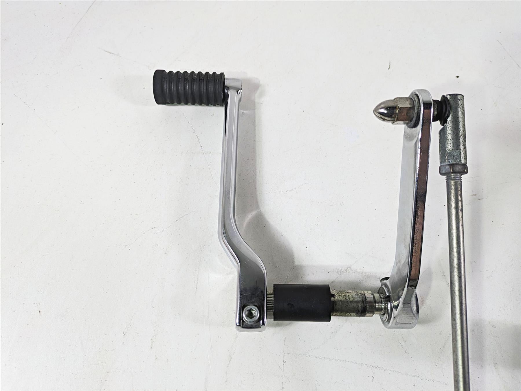 2020 Harley Touring FLHT Electra Glide Left Rider Floor Board & Shifter 50621-06 {{ shop.shopifyCountryName }} - Mototech271