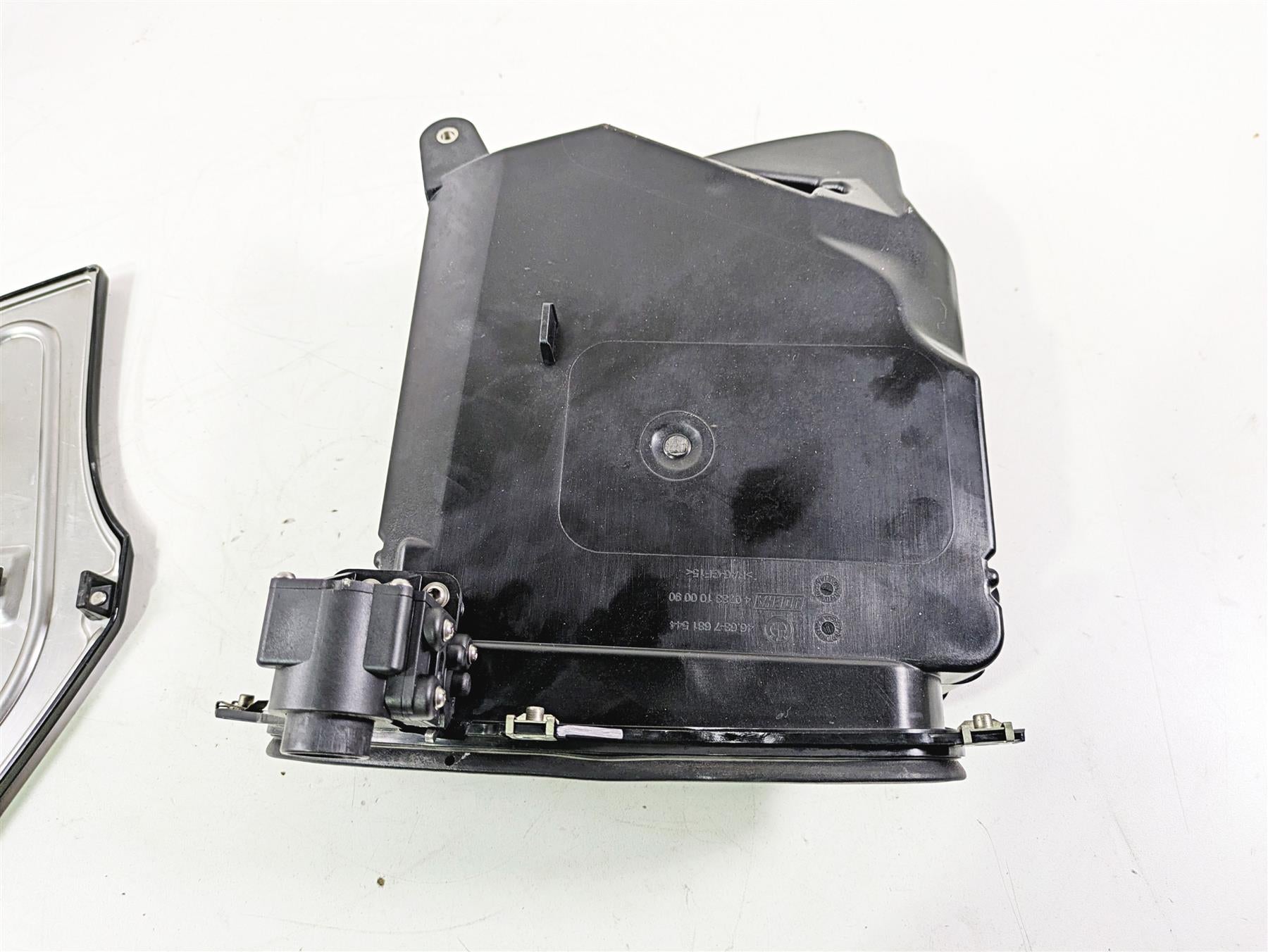 2009 BMW R1200RT K26 Storage Glove Compartment Box + Lid 46637681545 {{ shop.shopifyCountryName }} - Mototech271