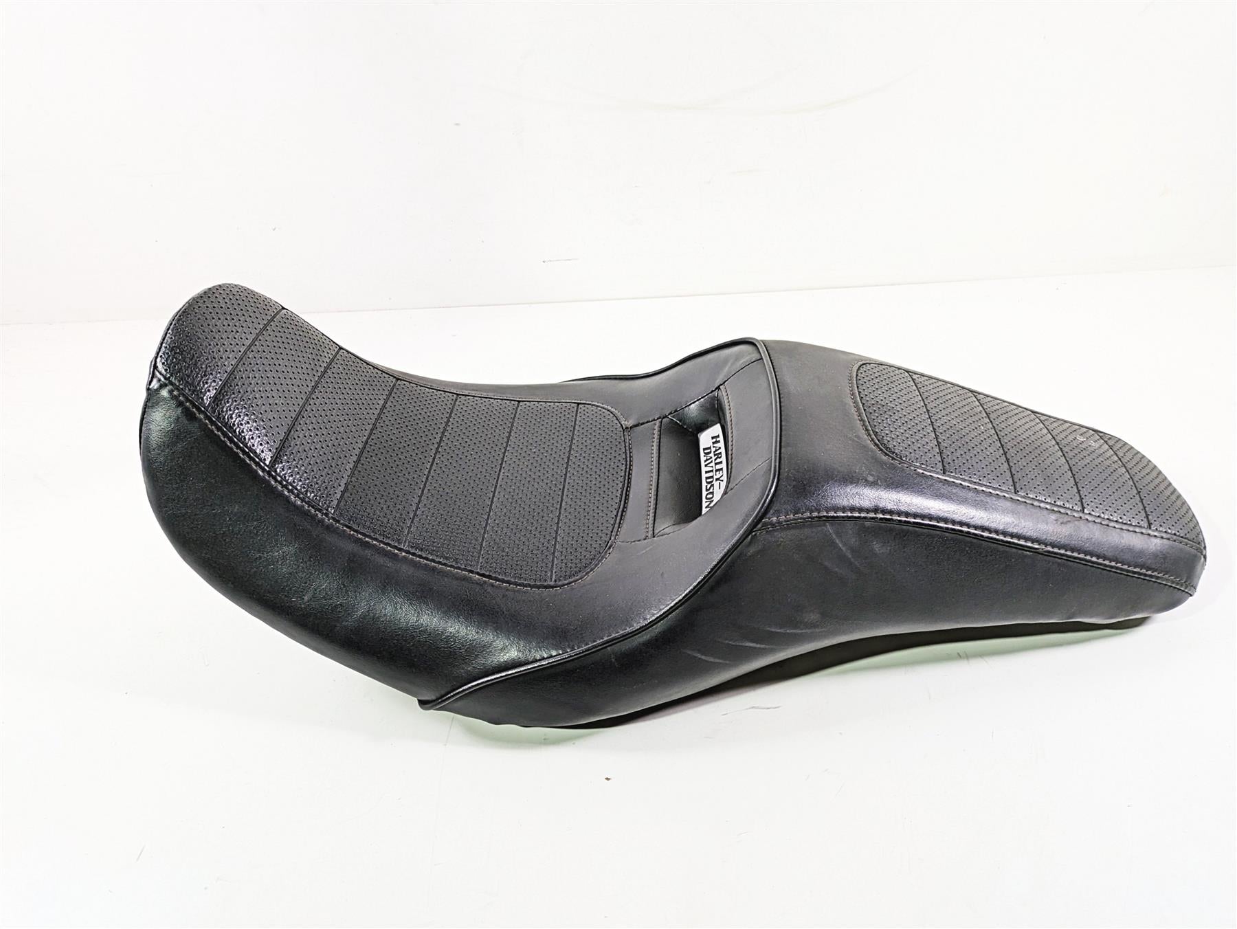 2016 Harley FXDL Dyna Low Rider Seat Saddle -No Tears 52000136 {{ shop.shopifyCountryName }} - Mototech271