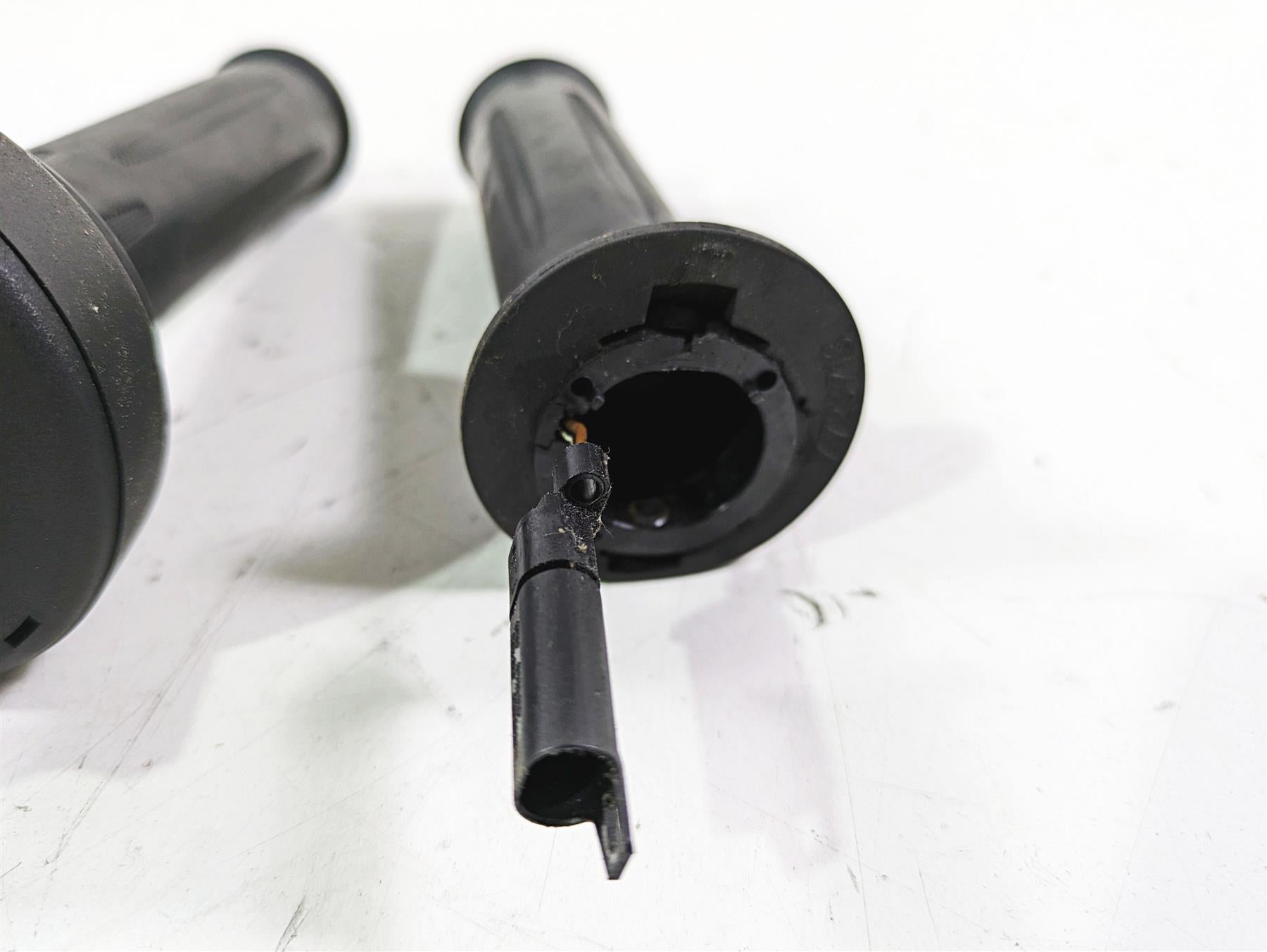 2014 BMW R1200 RT RTW K52 Heated Grips E-Throttle Control Set 61318522472 {{ shop.shopifyCountryName }} - Mototech271