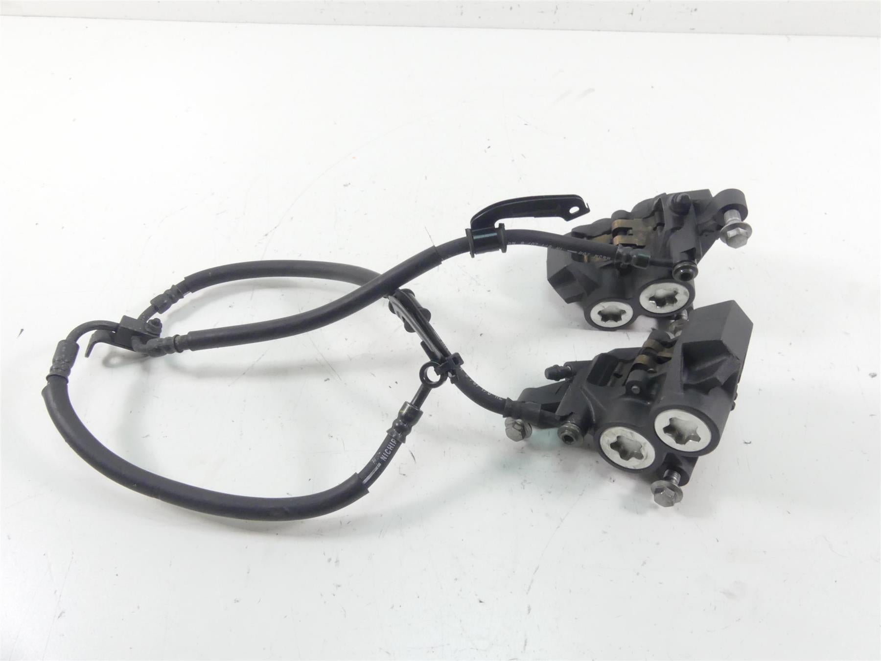 2008 Yamaha FZ1 Fazer Front Brake Calipers L 2D1-2580T-00-00 R 2D1-2580U-00-00 | Mototech271