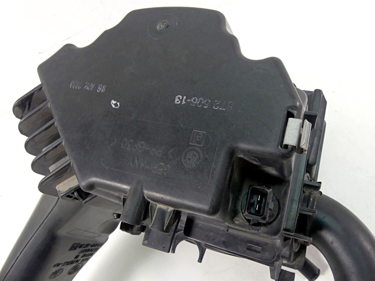 2009 BMW R1200GS K255 Adv Air Cleaner Box + Tubes & Front Air Ram 13717720354 {{ shop.shopifyCountryName }} - Mototech271