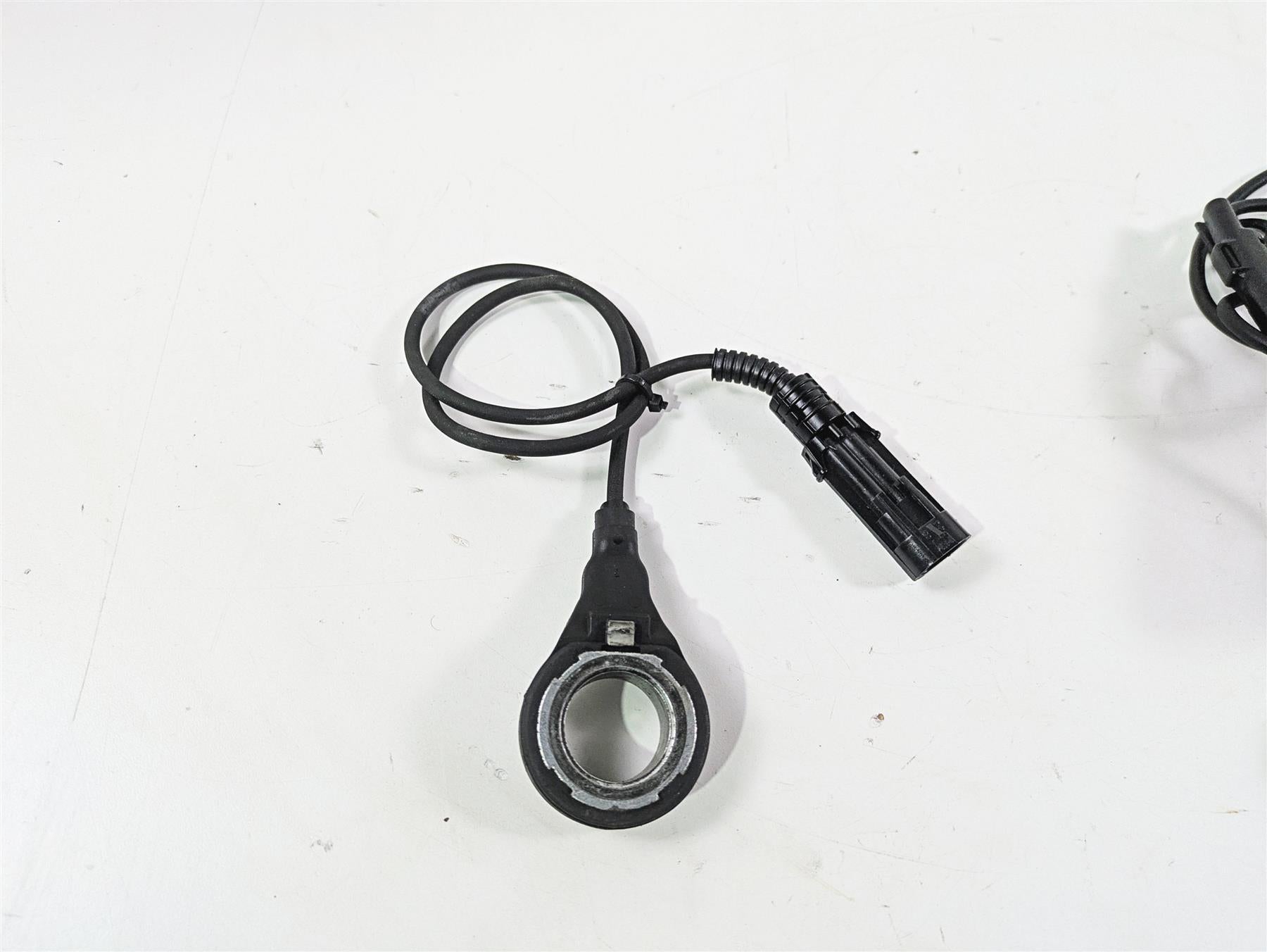 2014 Harley FLS Softail Slim Abs Wheel Speed Sensor Set 40982-11 40985-11 {{ shop.shopifyCountryName }} - Mototech271