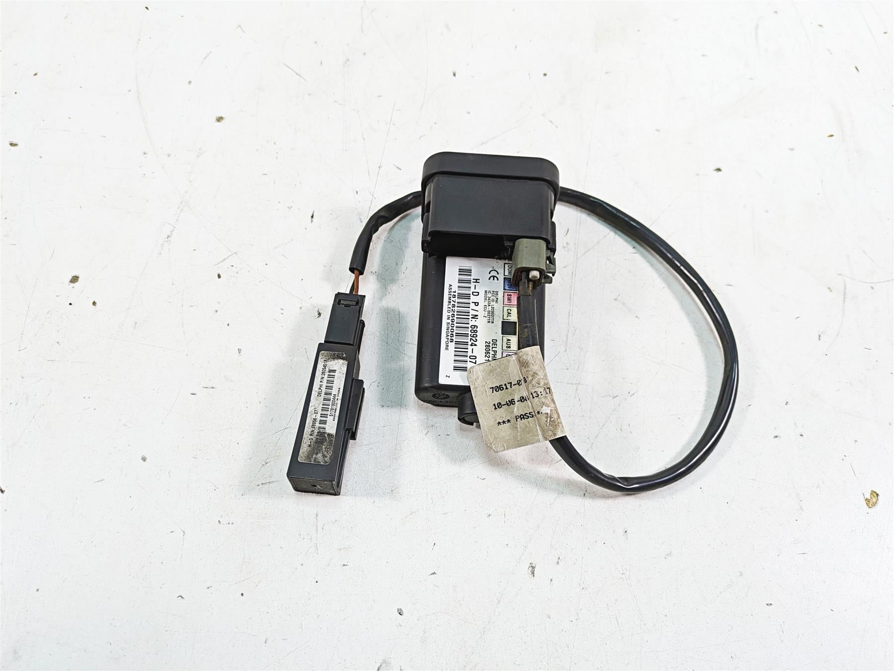 2009 Harley Touring FLHTCU Electra Glide Tssm Turn Signal Security Mod 68924-07 {{ shop.shopifyCountryName }} - Mototech271