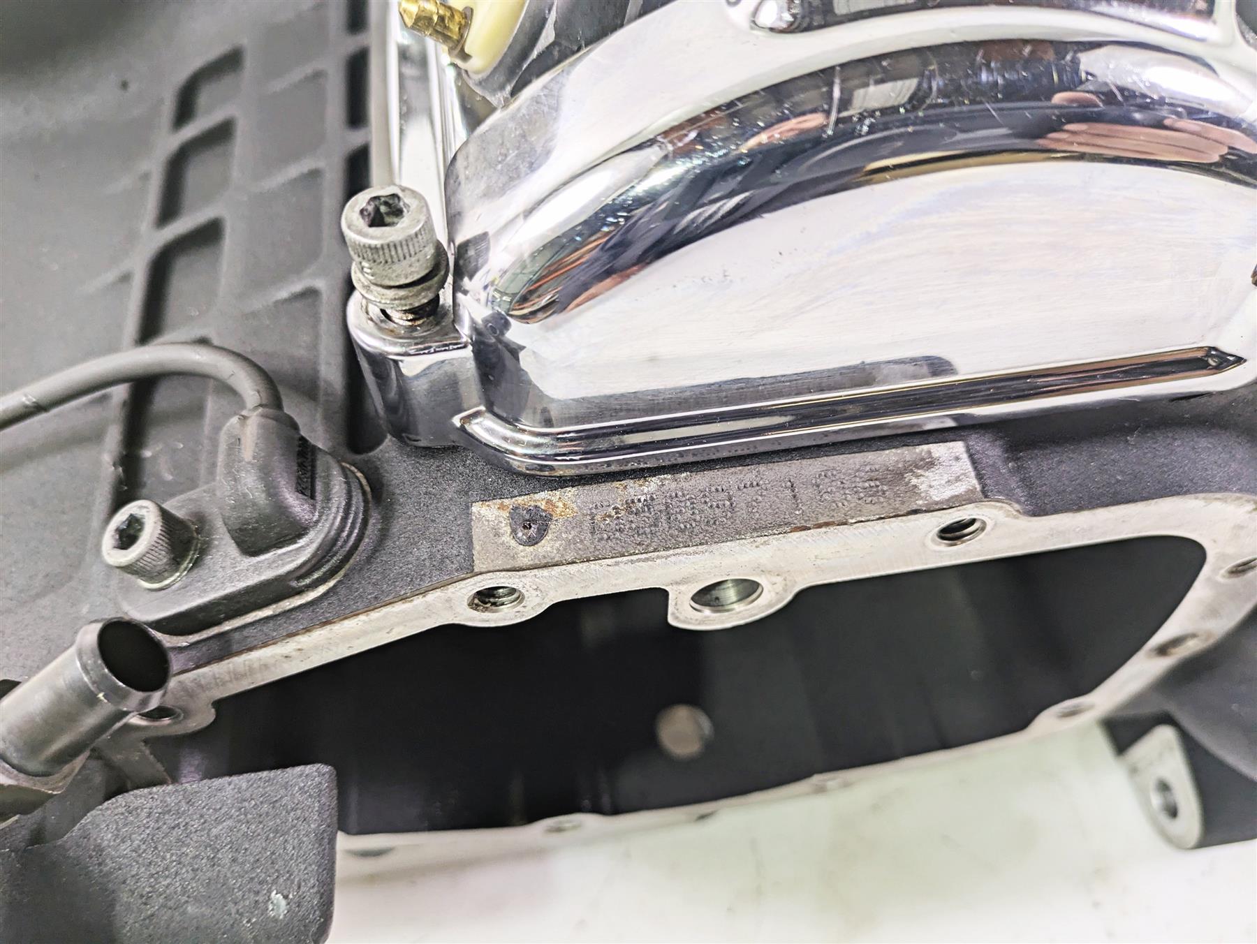 2005 Harley Touring FLHRI Road King Transmission Gear Box Case Cover 34740-02A {{ shop.shopifyCountryName }} - Mototech271