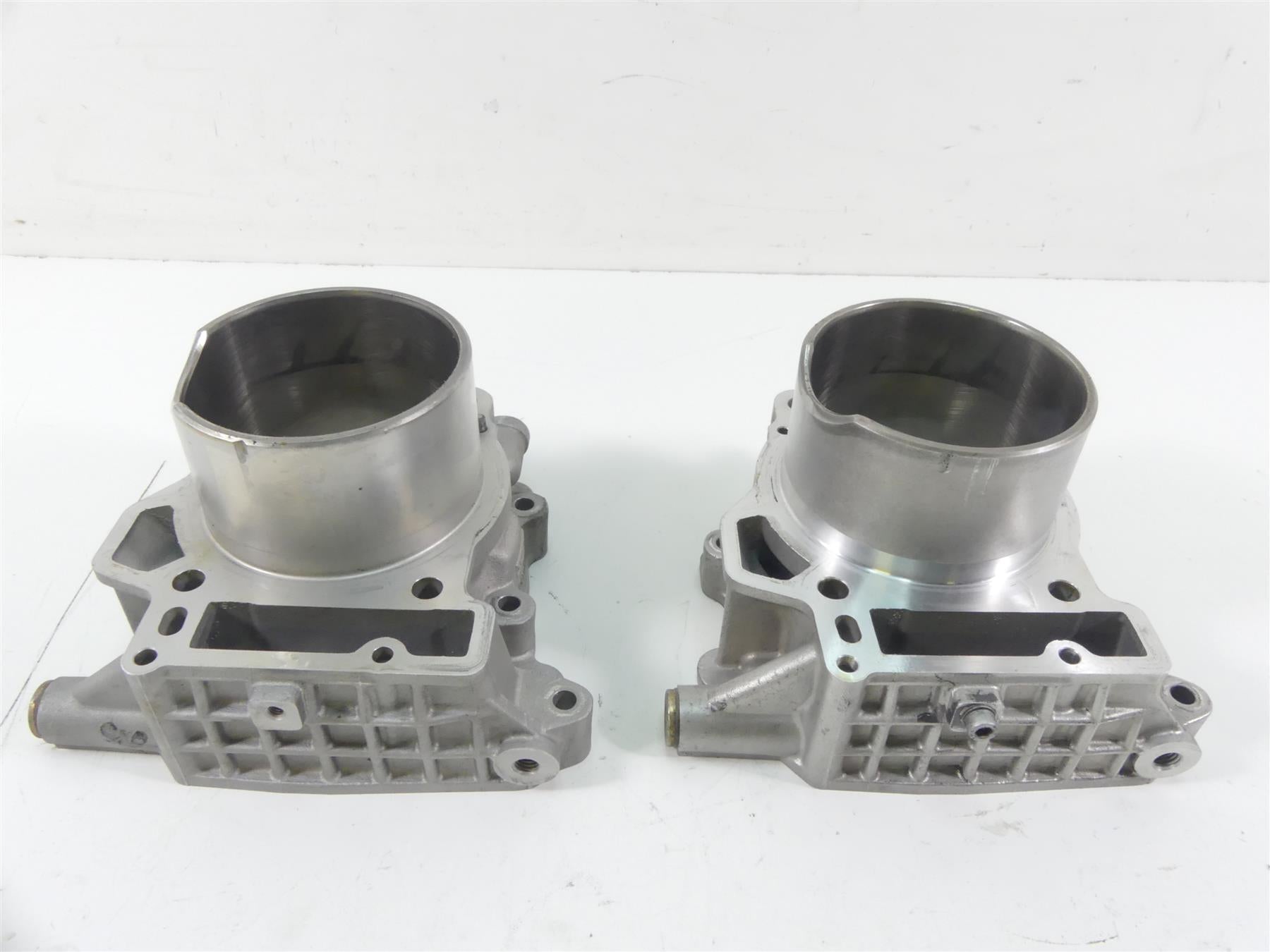 2004 Aprilia RSV1000 R Mille Cylinder Jugs & Piston Set AP0613418 {{ shop.shopifyCountryName }} - Mototech271