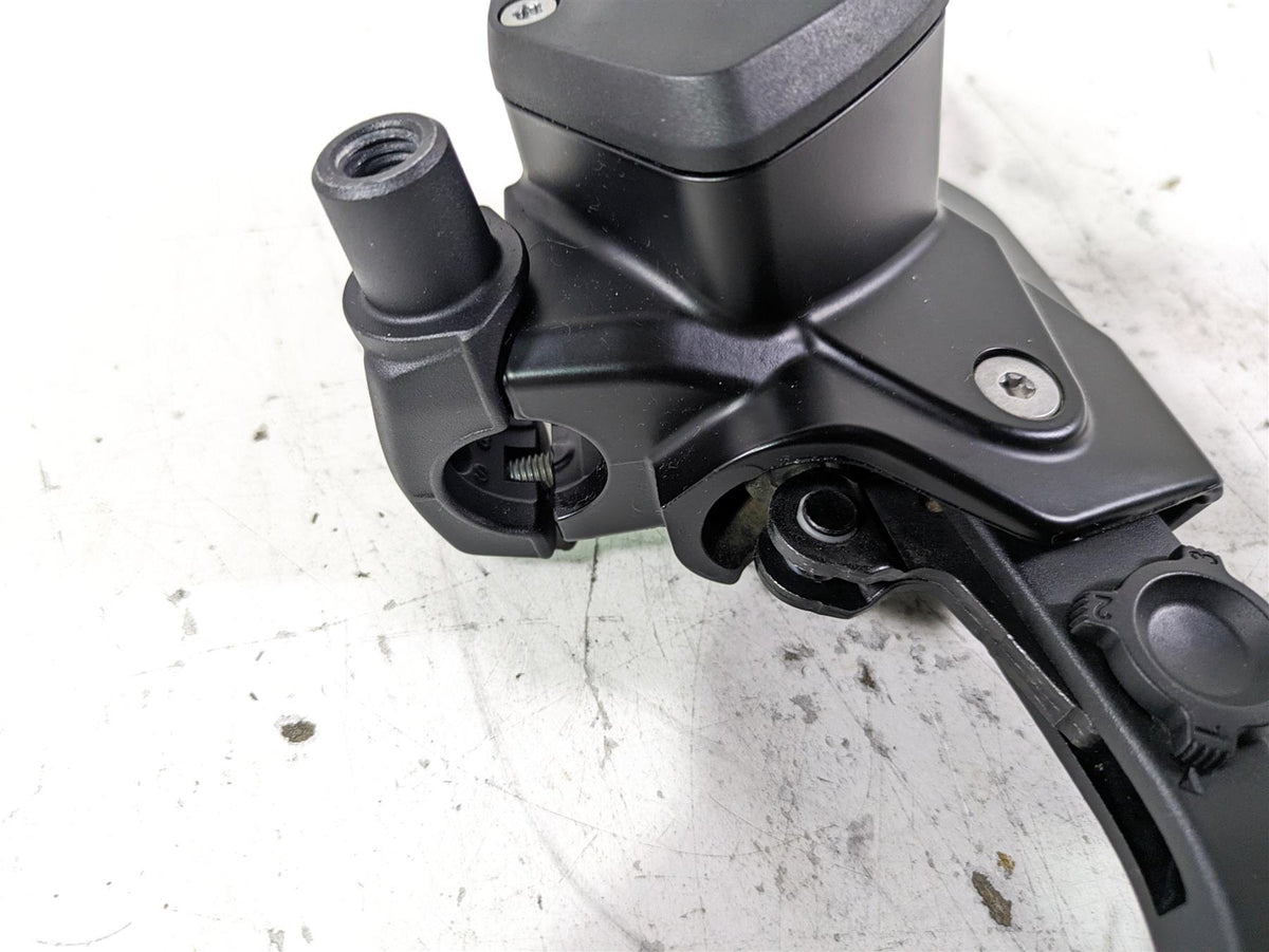 2022 BMW R1250 RT K052 Front Brake Master Cylinder 32728559604 {{ shop.shopifyCountryName }} - Mototech271