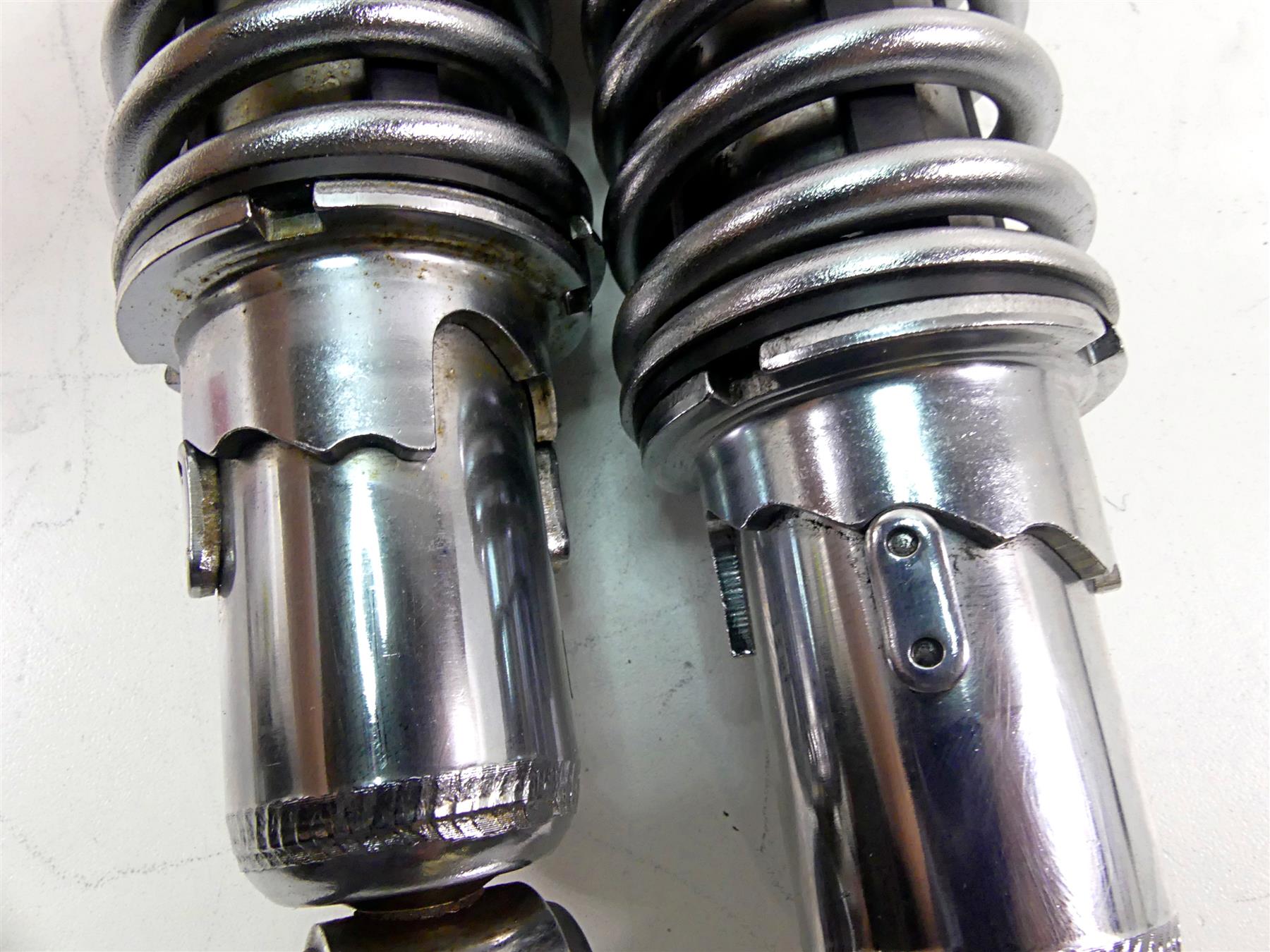 2005 Harley Sportster XL1200 C Straight Rear Shock Damper 12" Set 54568-04 {{ shop.shopifyCountryName }} - Mototech271