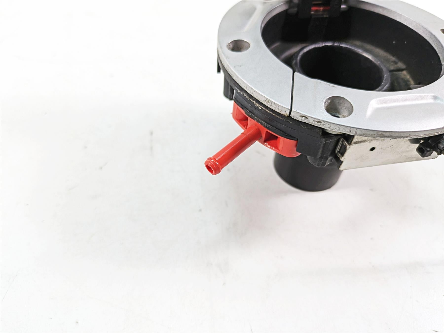 2016 BMW R1200R K53 Keyless Ride Fuel Gas Petrol Tank Lid 16118552106 {{ shop.shopifyCountryName }} - Mototech271