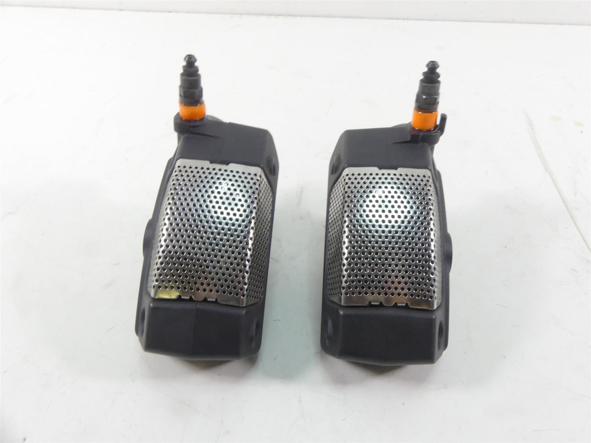 2010 Harley Touring FLHX Street Glide Front Brake Caliper Set 43027-08 44023-08 {{ shop.shopifyCountryName }} - Mototech271