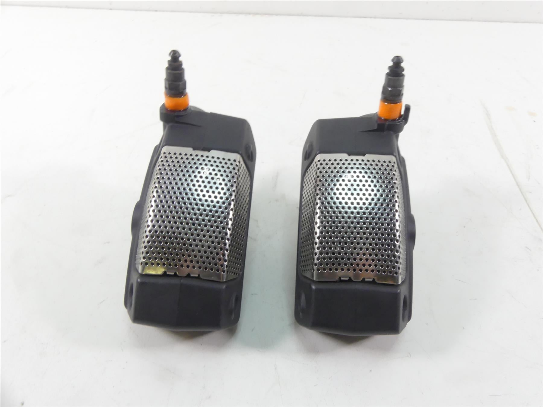 2010 Harley Touring FLHX Street Glide Front Brake Caliper Set 43027-08 44023-08 {{ shop.shopifyCountryName }} - Mototech271
